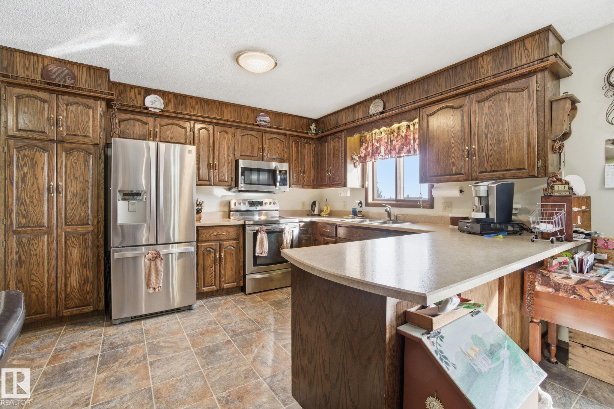 Photo 10 at 55022 Rge Road 23, None, Rural Lac Ste. Anne County