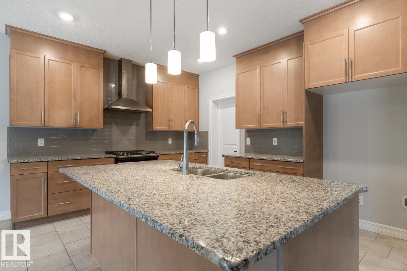 Photo 7 at 1424 29 Street NW, Laurel, Edmonton