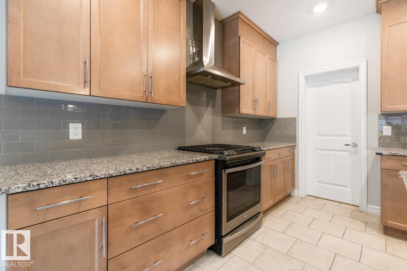 Photo 10 at 1424 29 Street NW, Laurel, Edmonton