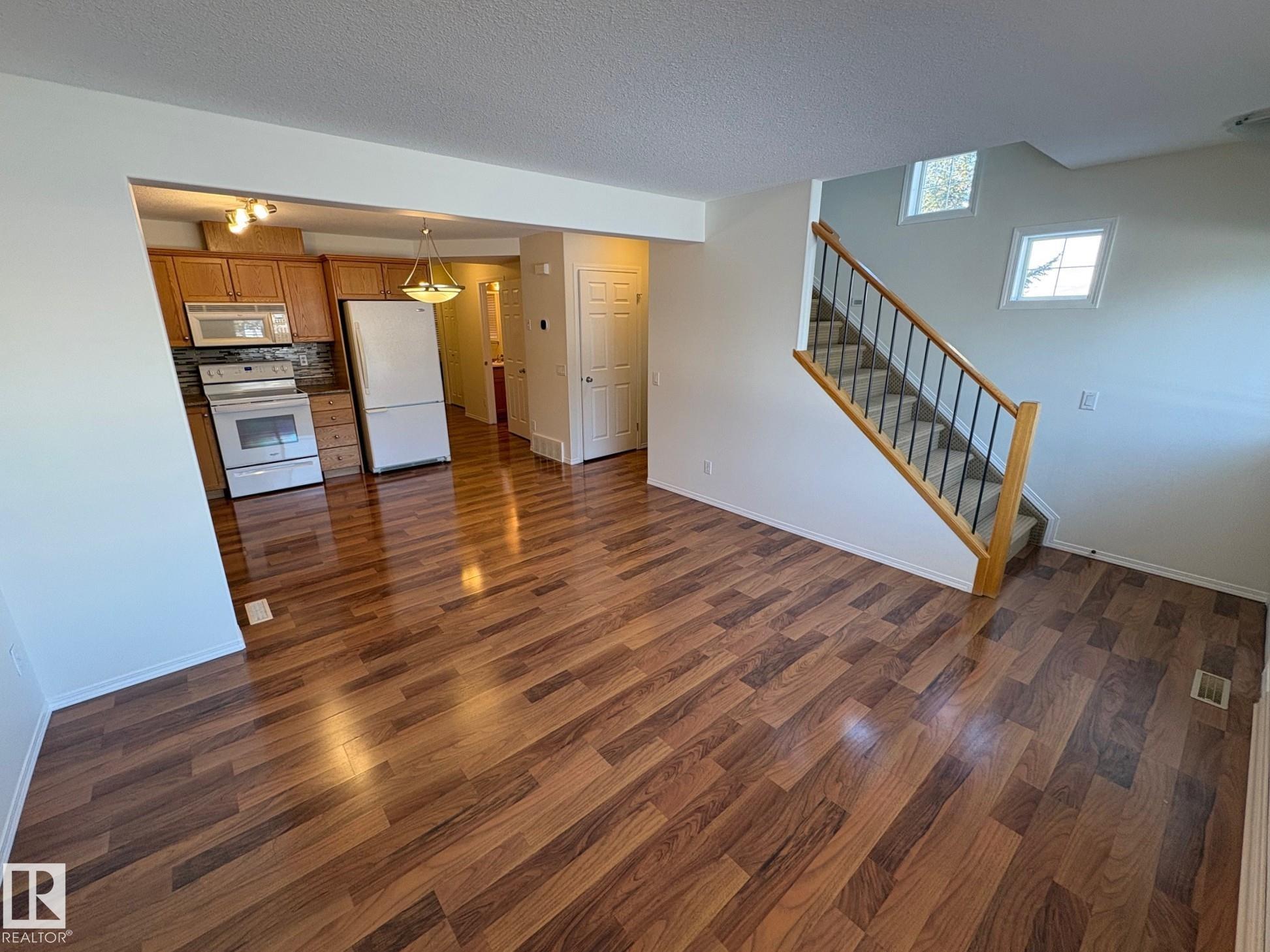 Photo 7 at 16 - 2816 34 Avenue NW, Wild Rose, Edmonton