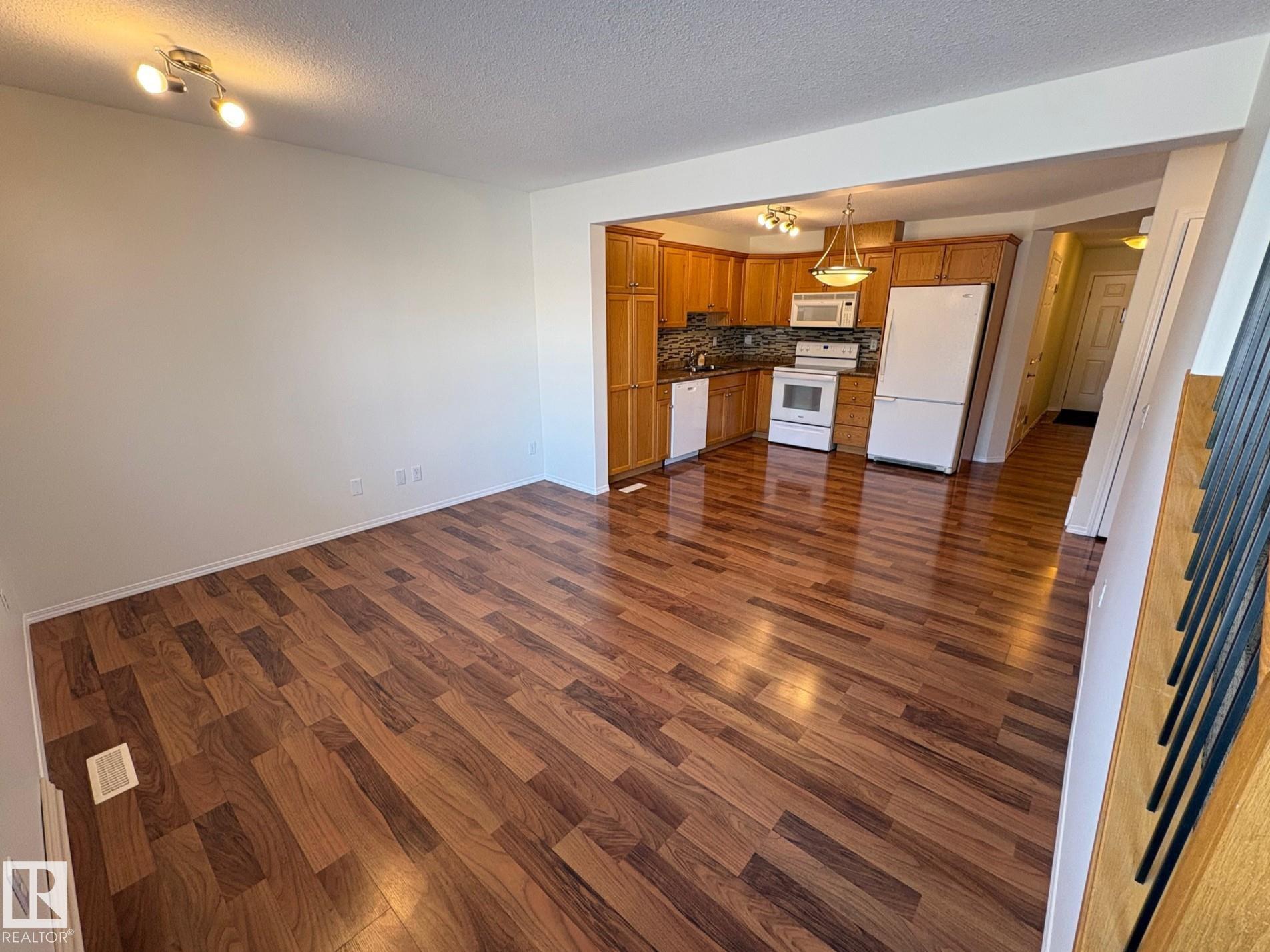 Photo 8 at 16 - 2816 34 Avenue NW, Wild Rose, Edmonton