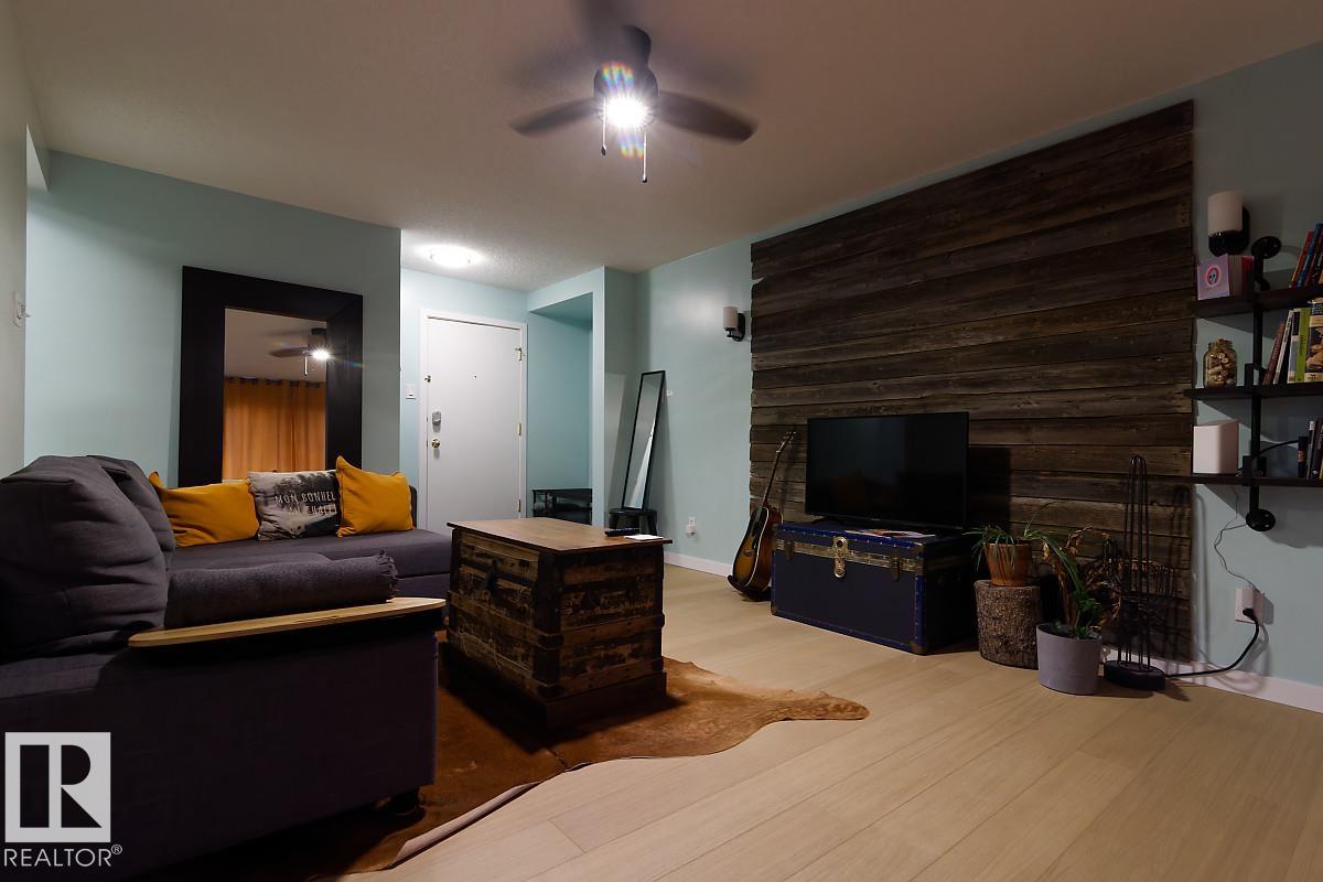 Photo 4 at 11217 103 Avenue NW, Wîhkwêntôwin, Edmonton