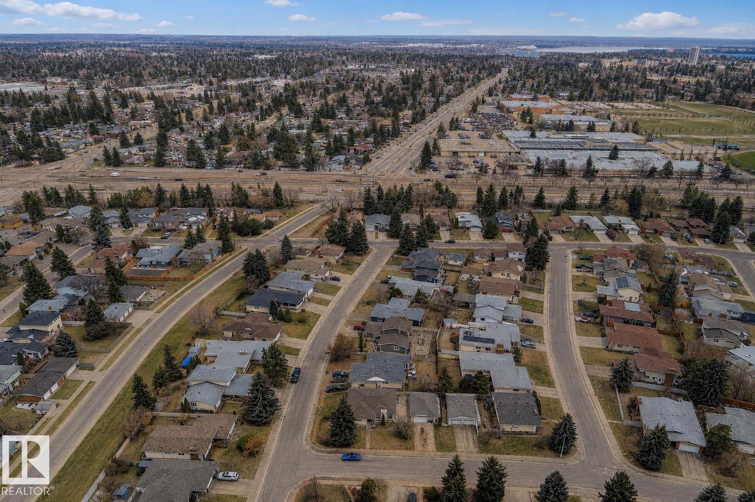 https://zimg.paragon.ice.com/ParagonImages/Property/PM/RAE/225390648/22/0/0/67363ae1edb89454a4024a26e8e9536c/1/91909225481c522eb4ed788a3458af06/225390648-4a3791c2-d143-4361-9e6c-70d3d7051e40.JPG
