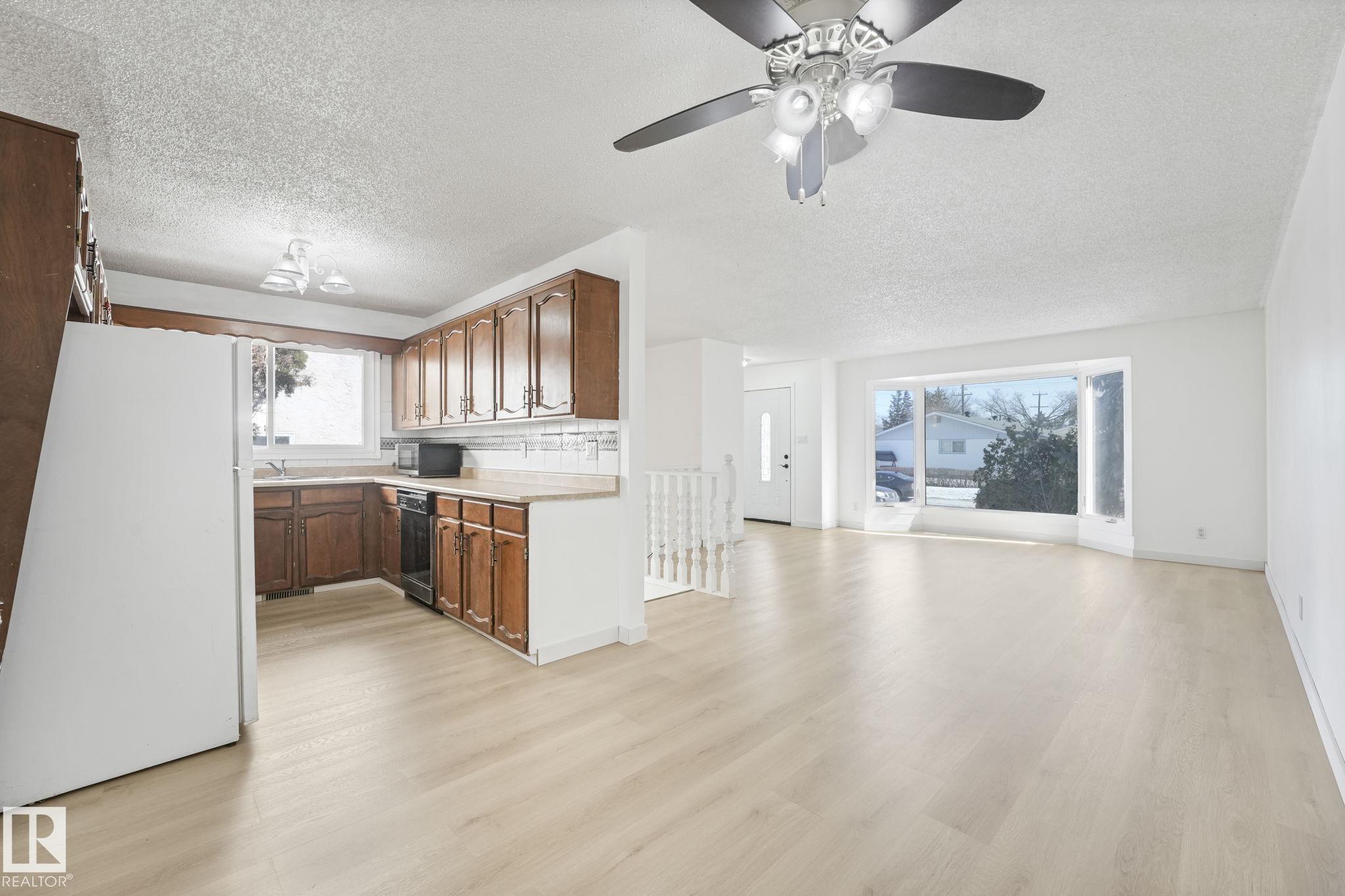 Photo 11 at 10350 154 Street NW, Canora, Edmonton