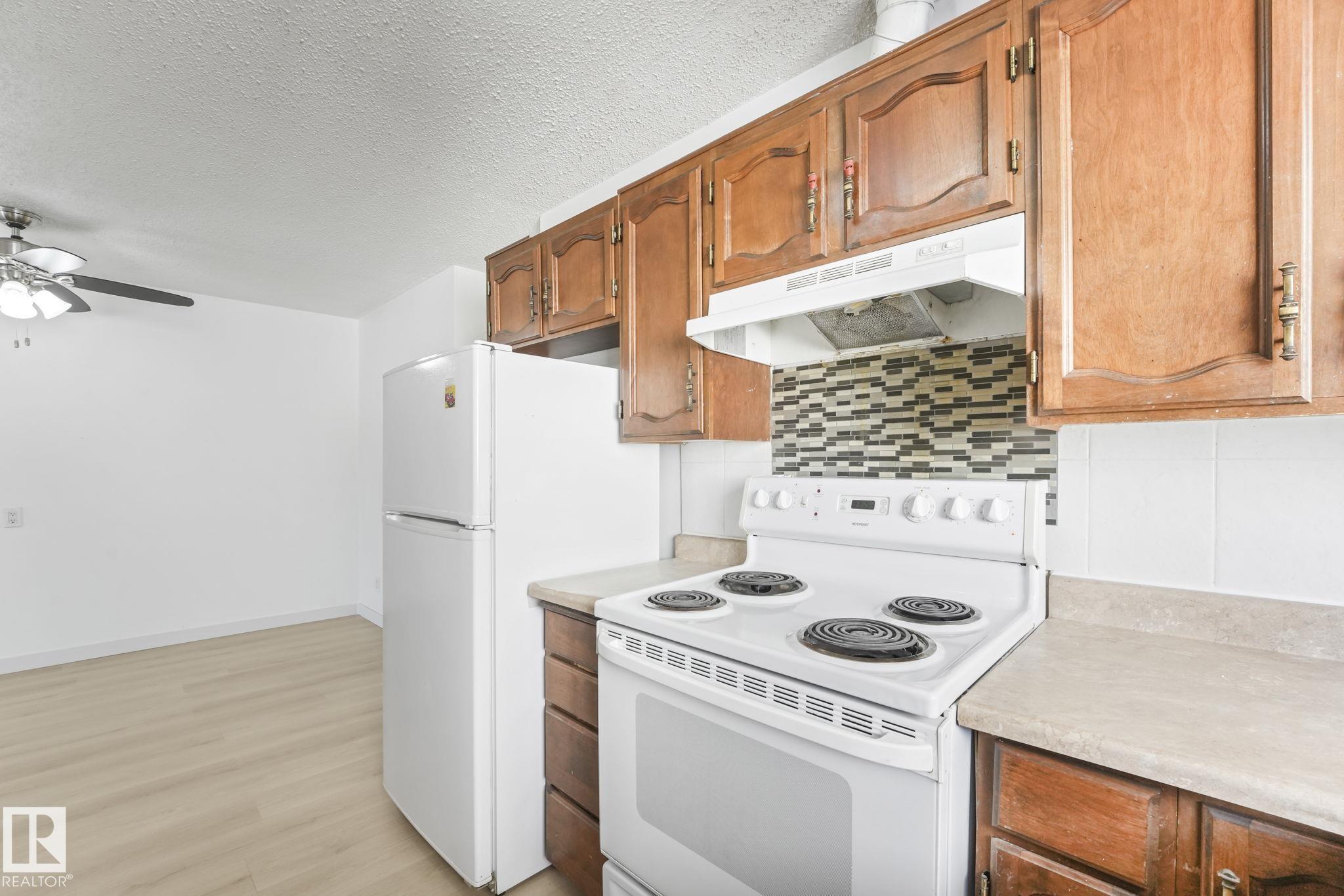 Photo 15 at 10350 154 Street NW, Canora, Edmonton