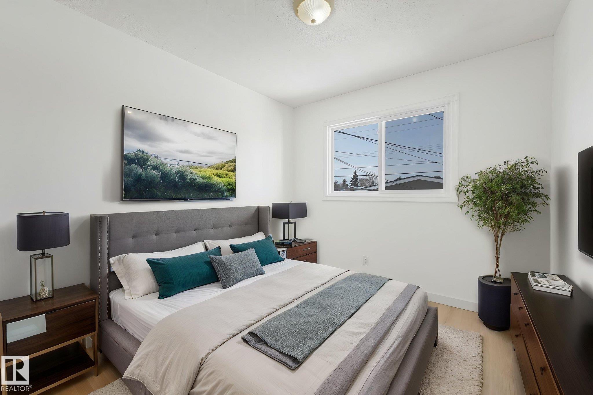 Photo 23 at 10350 154 Street NW, Canora, Edmonton