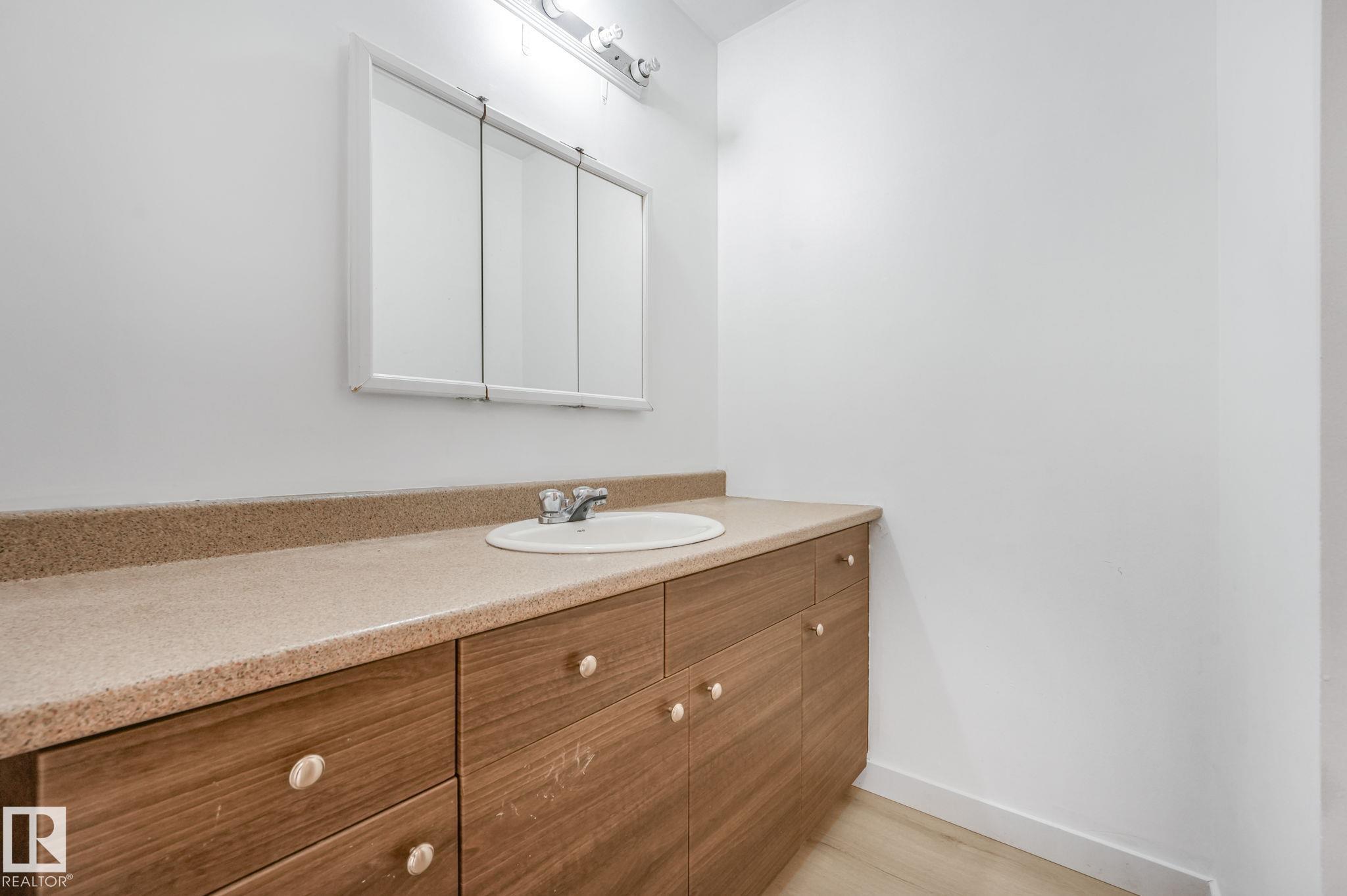 Photo 26 at 10350 154 Street NW, Canora, Edmonton