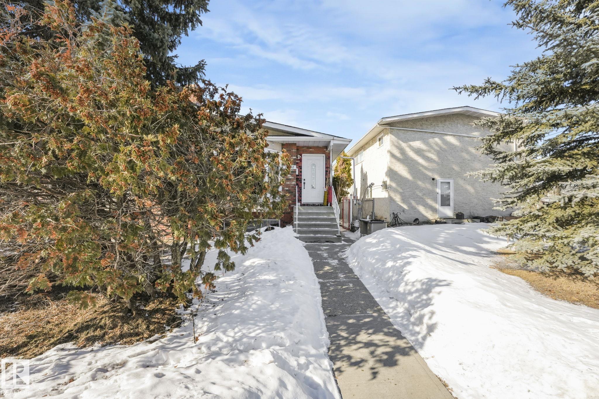 Photo 5 at 10350 154 Street NW, Canora, Edmonton