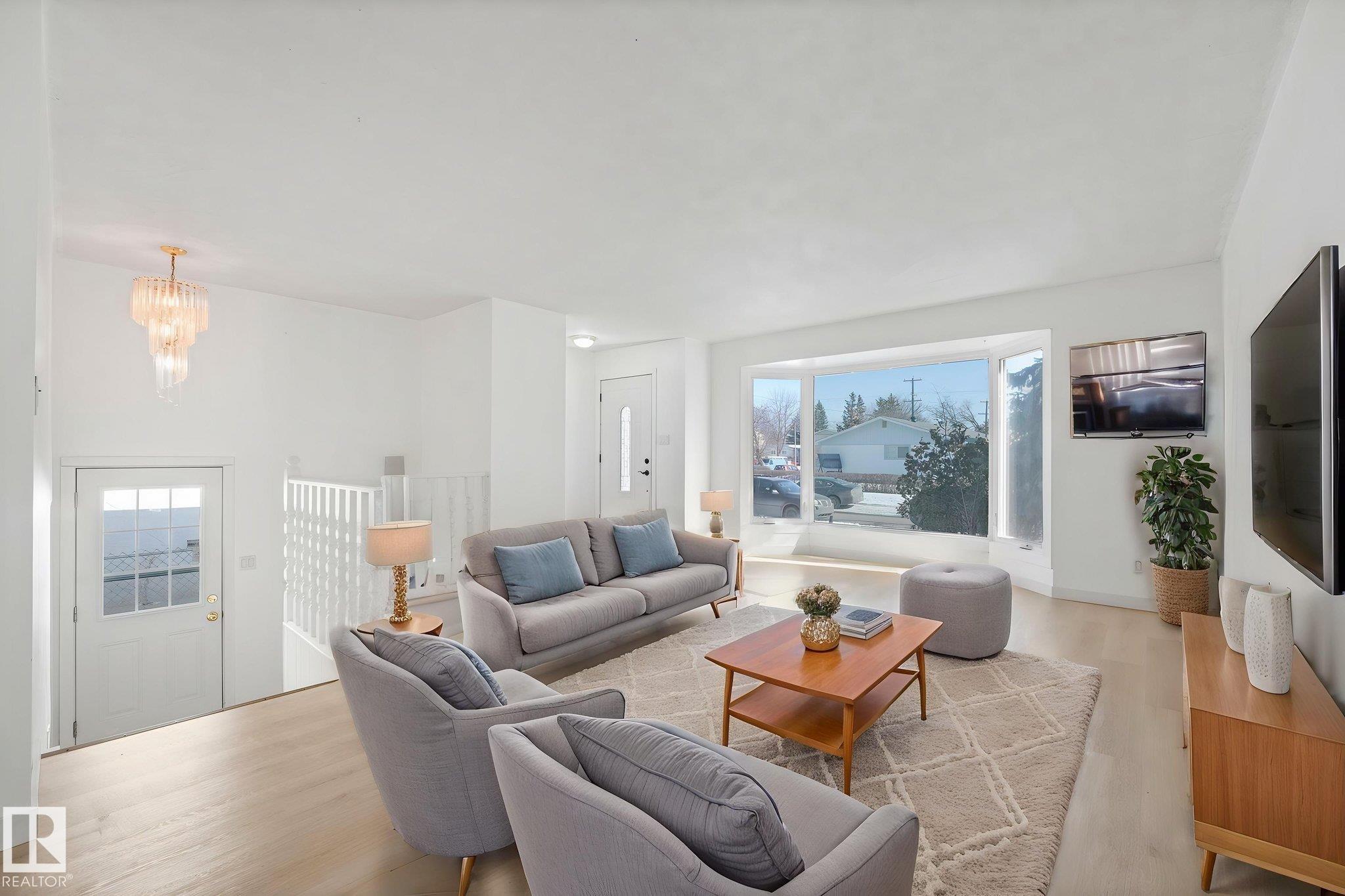 Photo 9 at 10350 154 Street NW, Canora, Edmonton