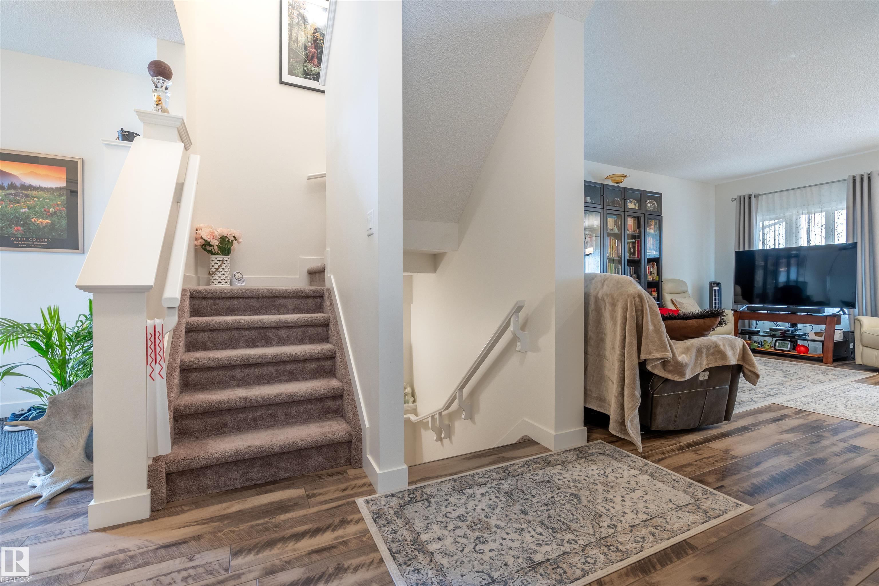 Picture for 2066 GRAYDON HILL CR SW