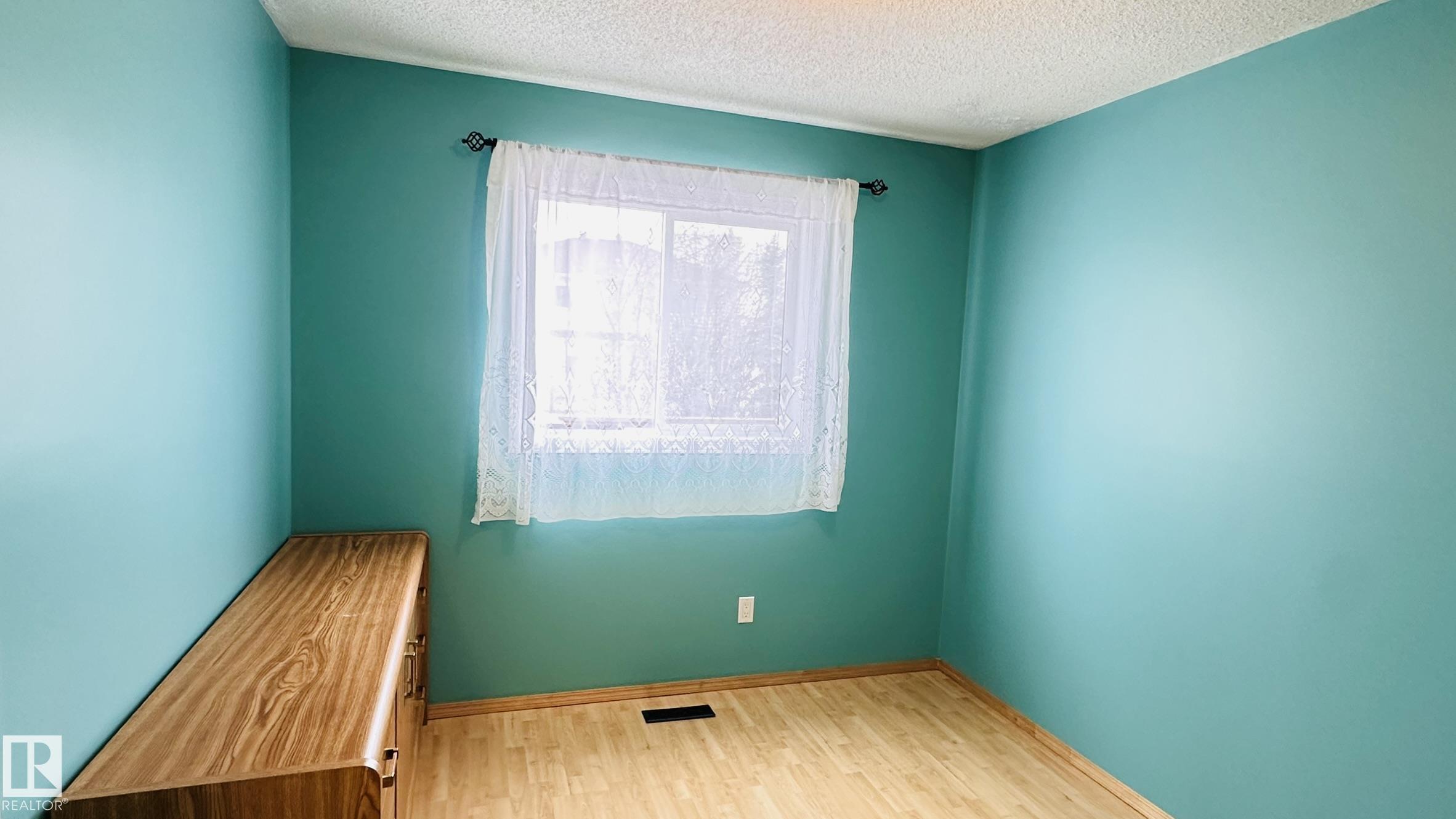 Photo 23 at 3912 30 Street NW, Larkspur, Edmonton