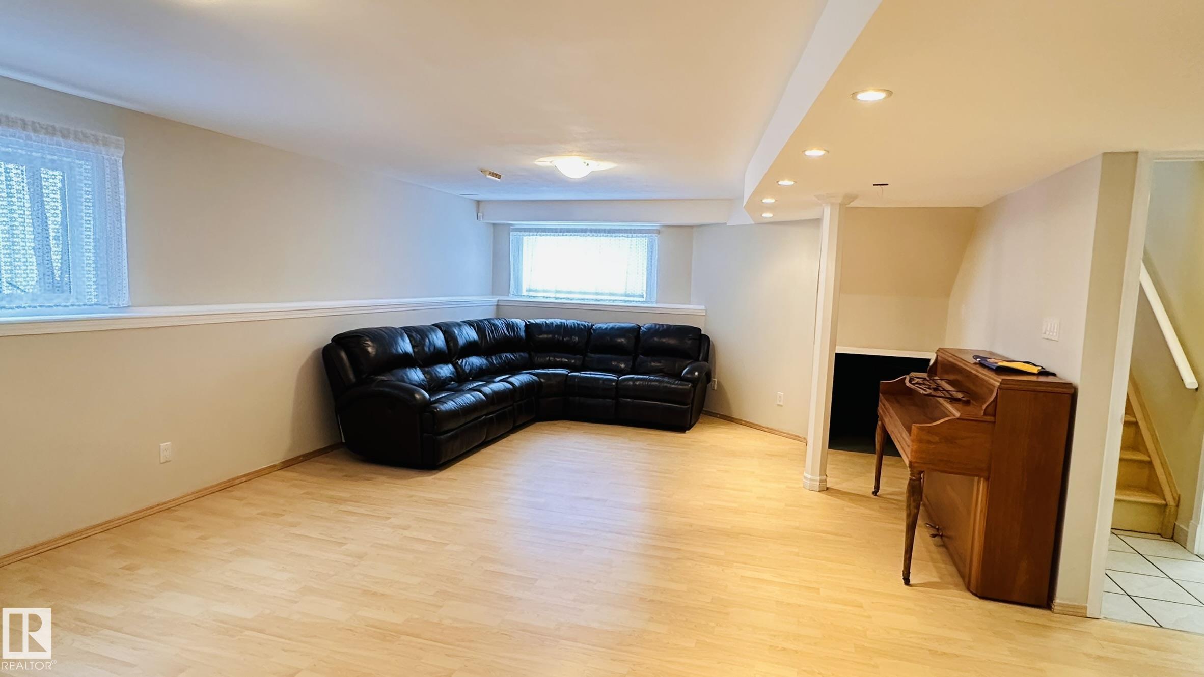 Photo 30 at 3912 30 Street NW, Larkspur, Edmonton