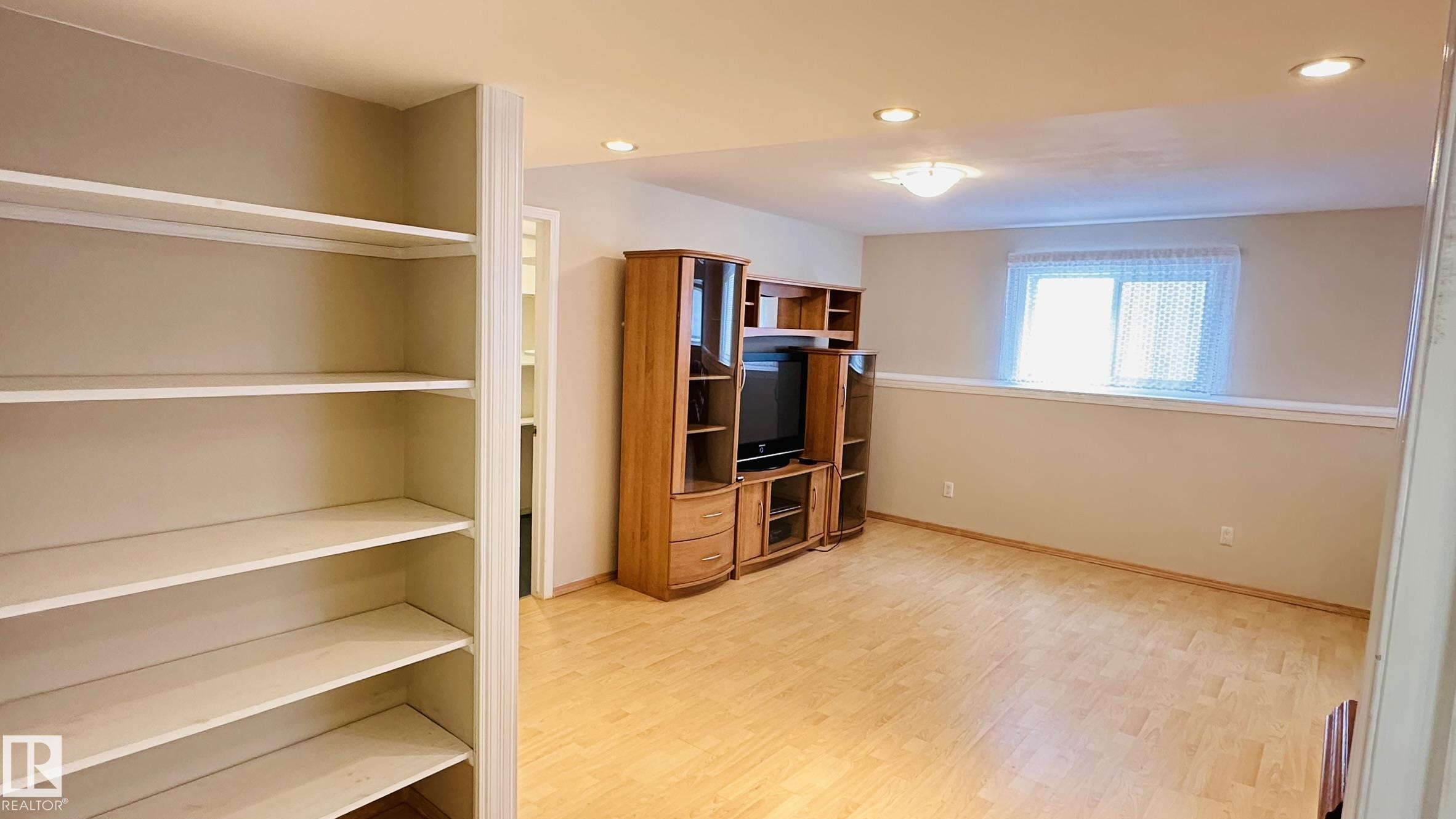 Photo 33 at 3912 30 Street NW, Larkspur, Edmonton