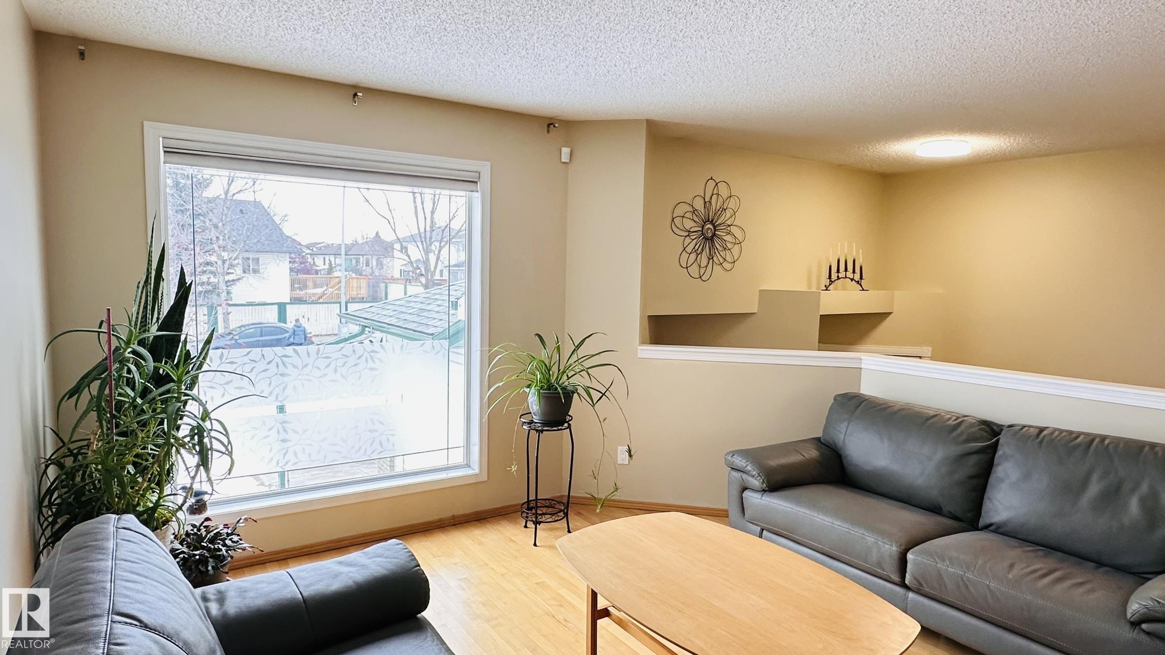 3912 30 Street NW, Larkspur, Edmonton