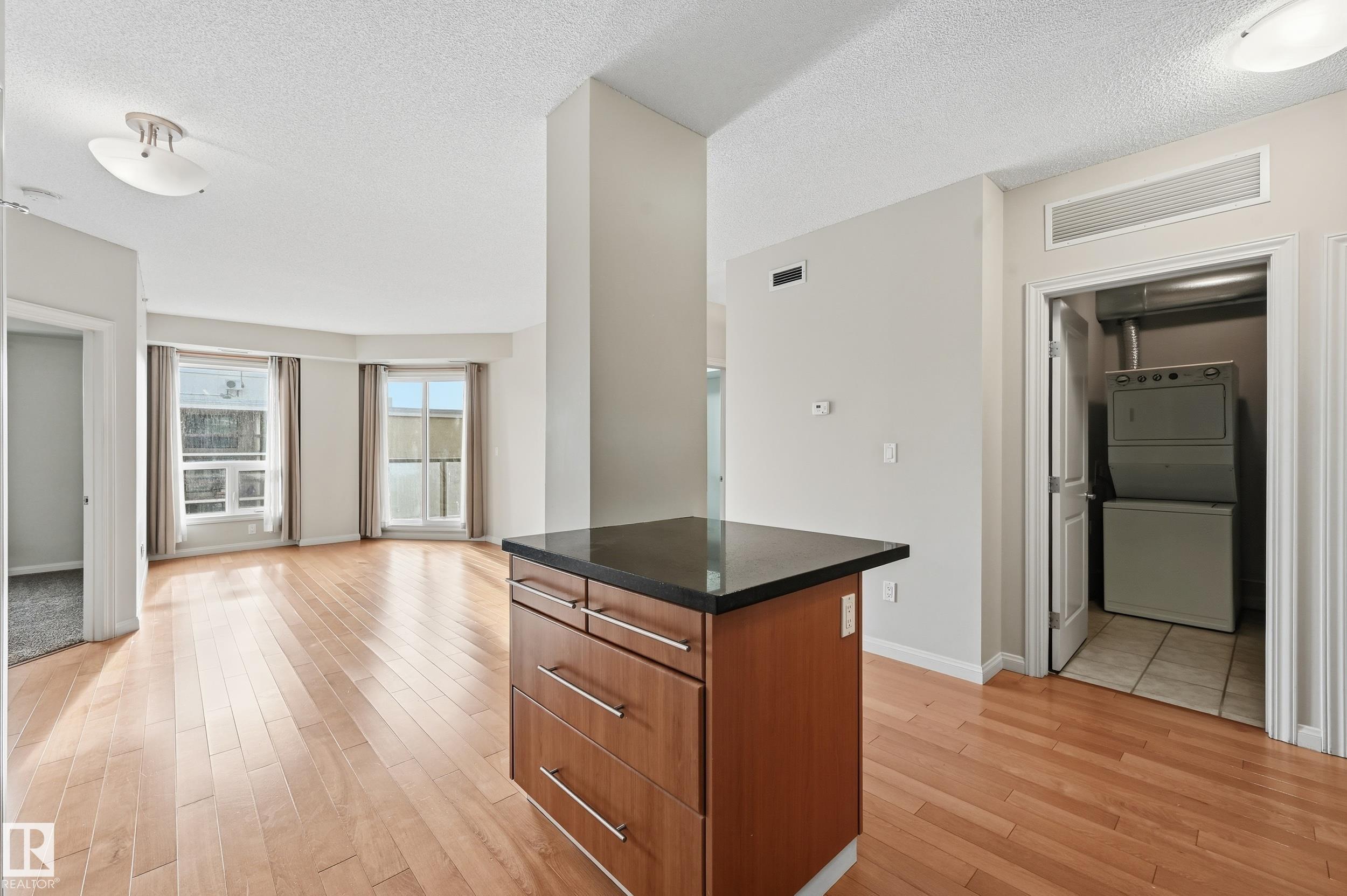 Photo 19 at 304 - 9819 104 Street NW, Downtown, Edmonton
