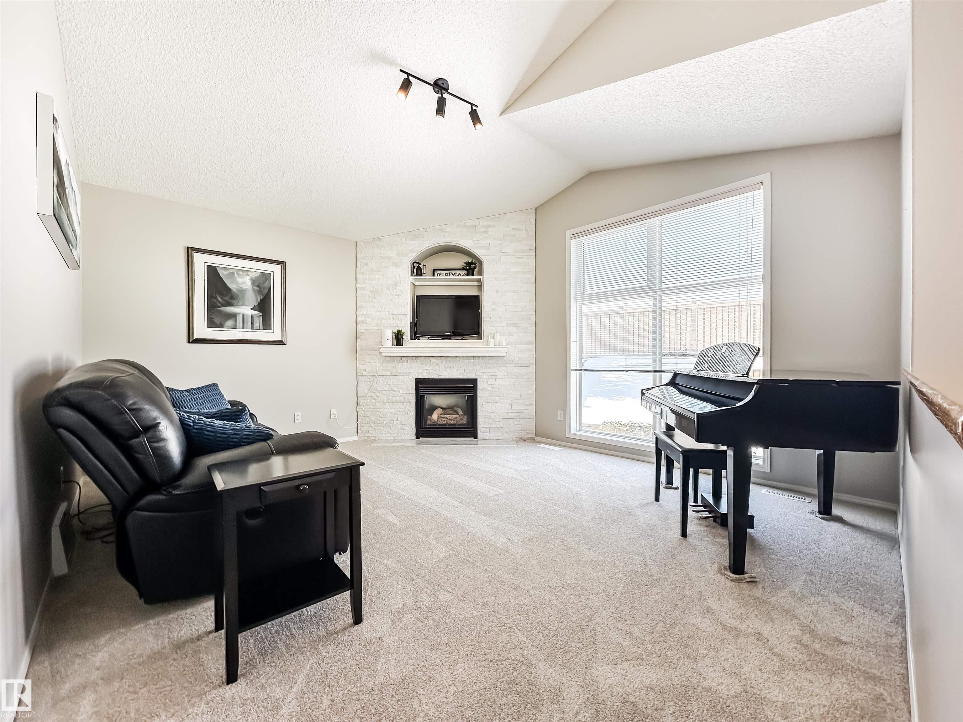 Photo 3 at 13036 139 Street NW, Athlone, Edmonton