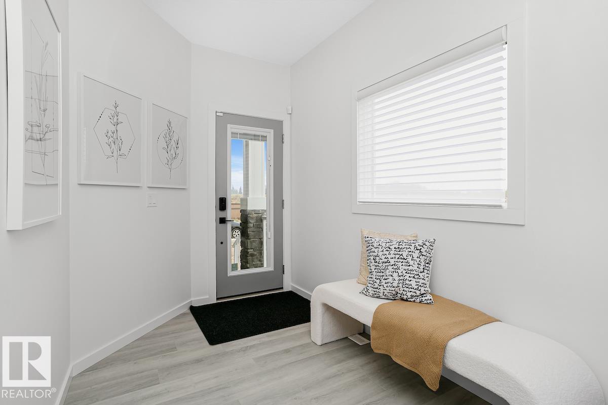 Photo 2 at 5807 Raven Crescent NW, Kinglet Gardens, Edmonton