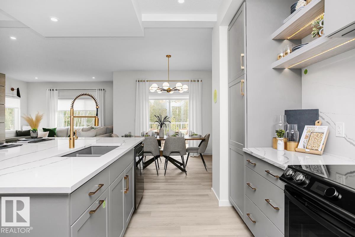 Photo 11 at 5807 Raven Crescent NW, Kinglet Gardens, Edmonton