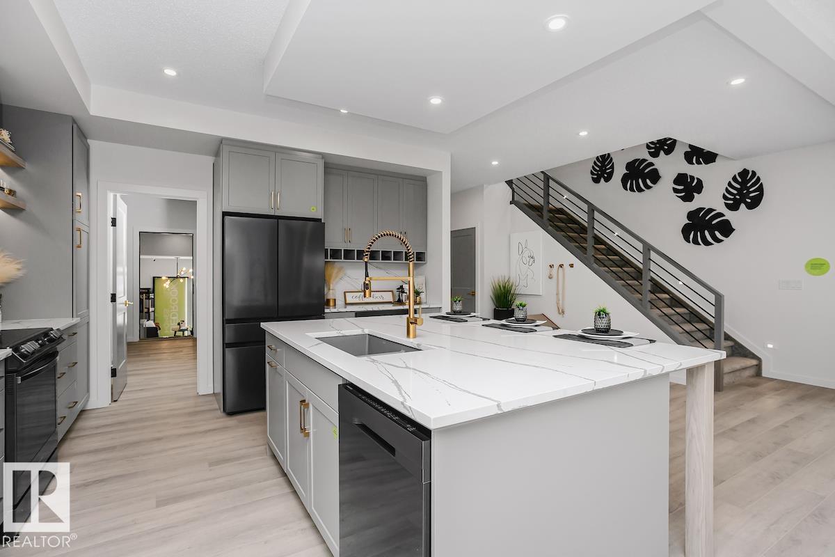 Photo 13 at 5807 Raven Crescent NW, Kinglet Gardens, Edmonton