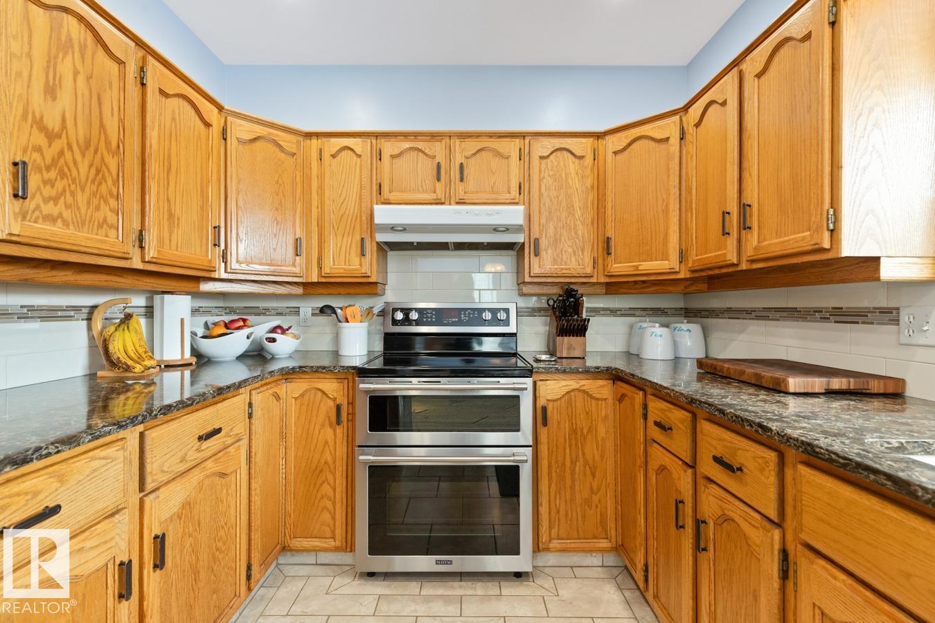 Photo 11 at 12824 157 Avenue NW, Oxford, Edmonton