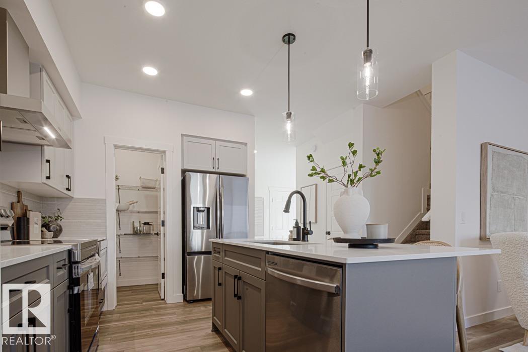 Photo 14 at 924 18 Avenue NW, Aster, Edmonton