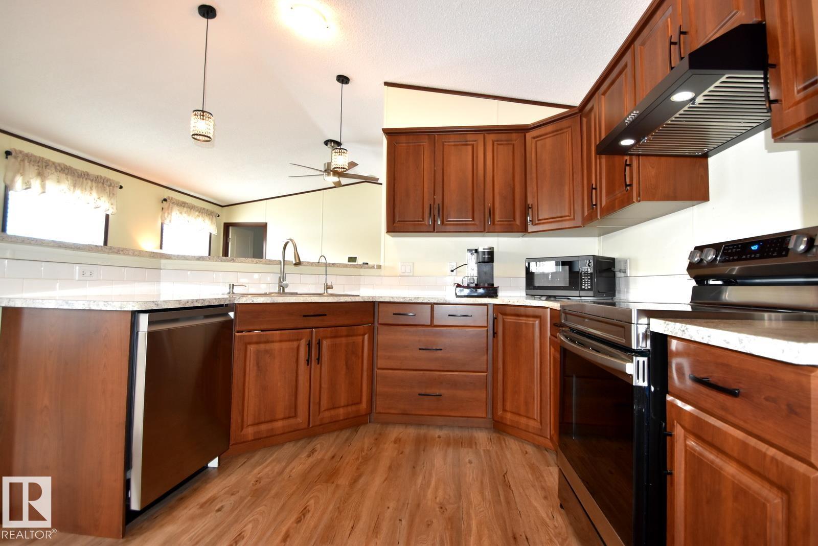 529, 13221 Twp Rd 680 4