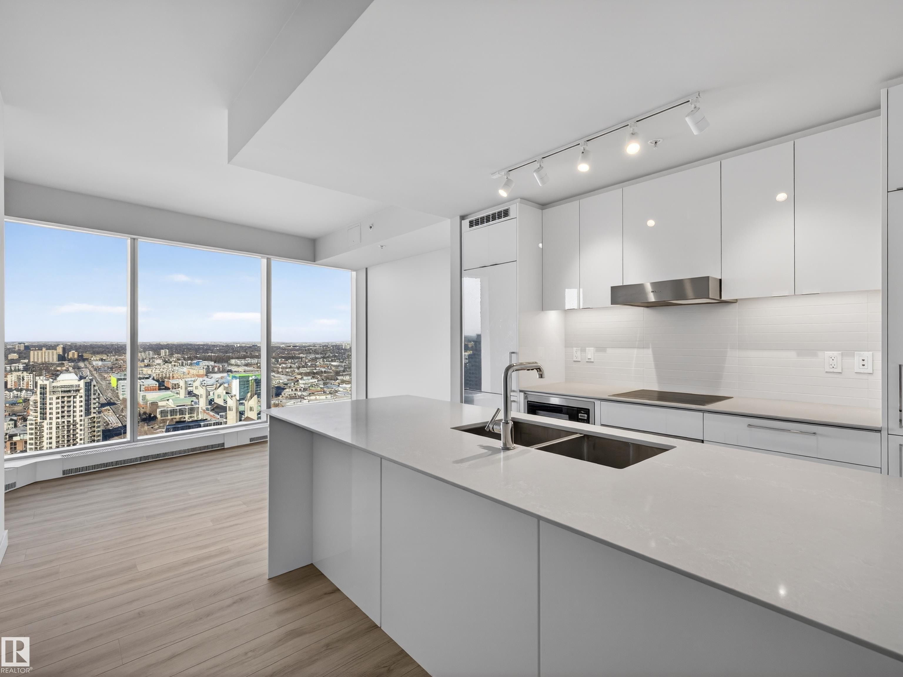 Picture for #2612 10360 102 ST NW