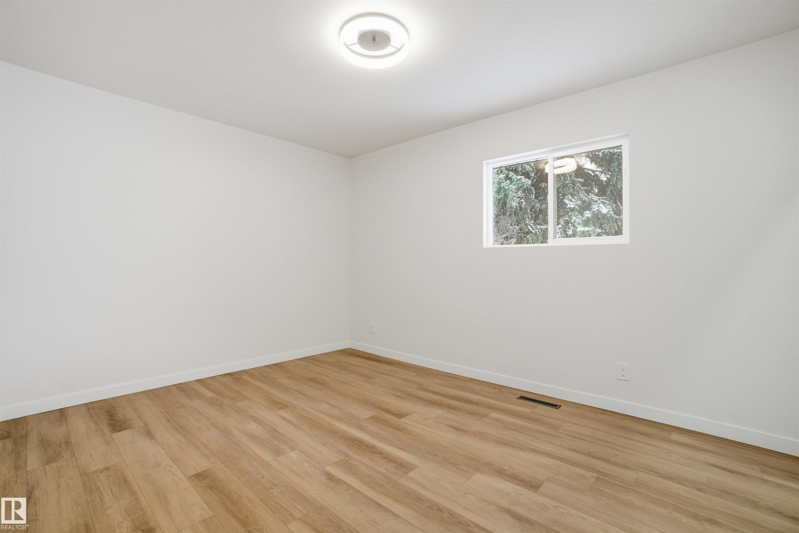 Photo 28 at 5711 95 Avenue NW, Ottewell, Edmonton