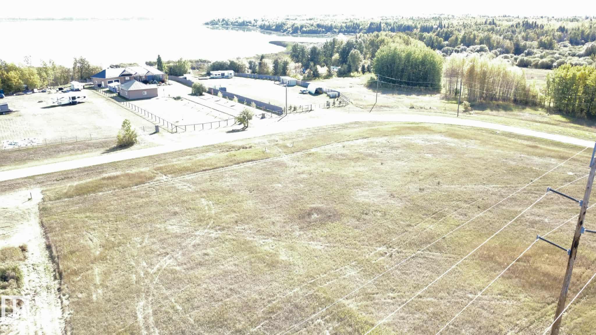 9 Bechthold Bay 104, 191054 twp 852 4