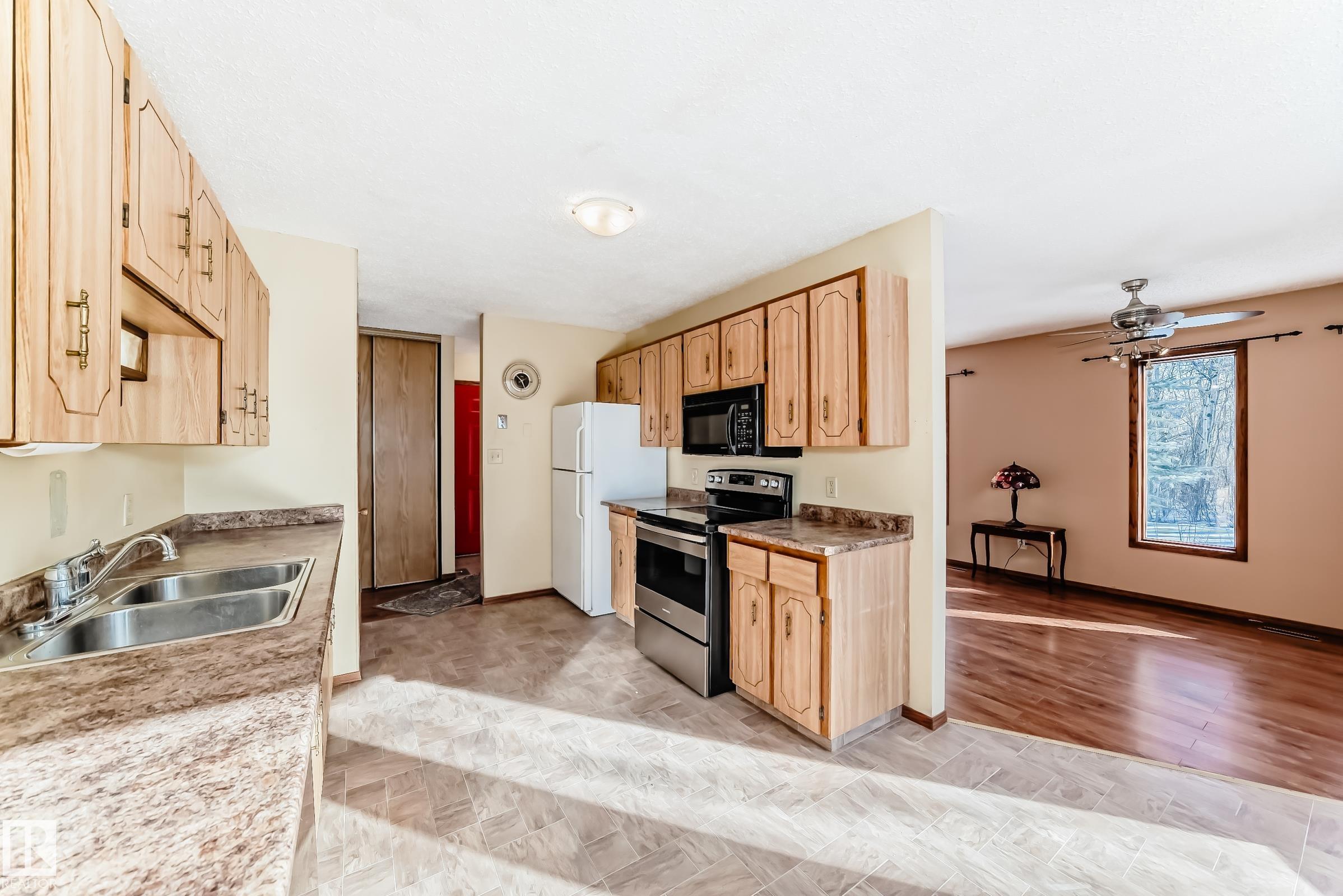 Photo 13 at 100 - 23016 Twp Rd 504, Caywood, Rural Leduc County