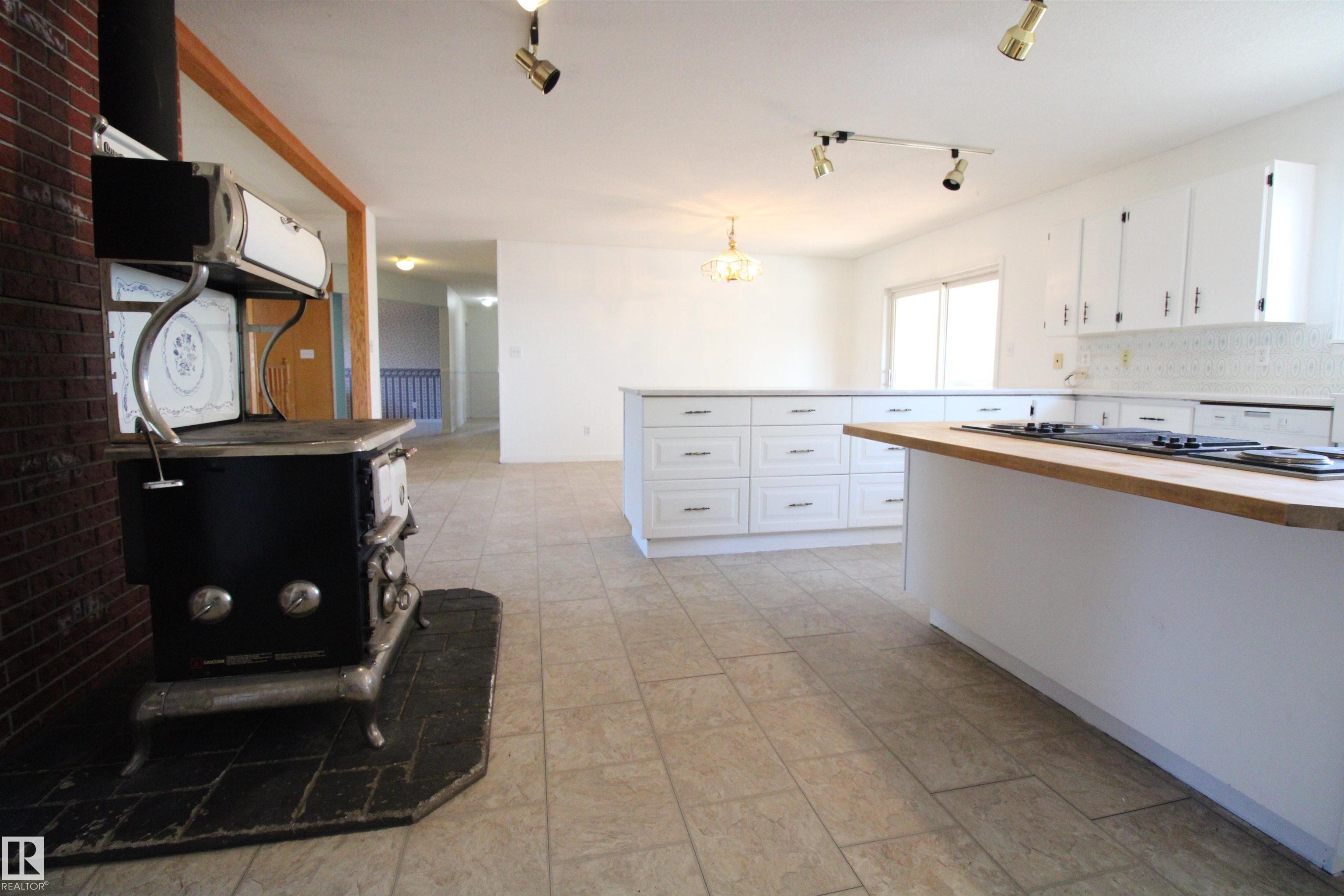 Photo 23 at 53021 Rge Road 73, None, Rural Parkland County