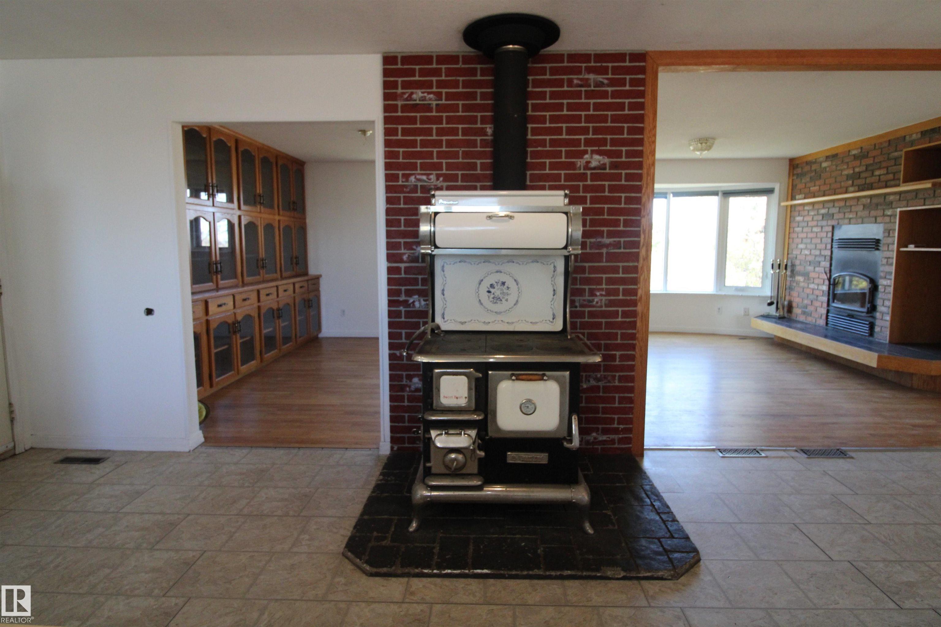 Photo 25 at 53021 Rge Road 73, None, Rural Parkland County