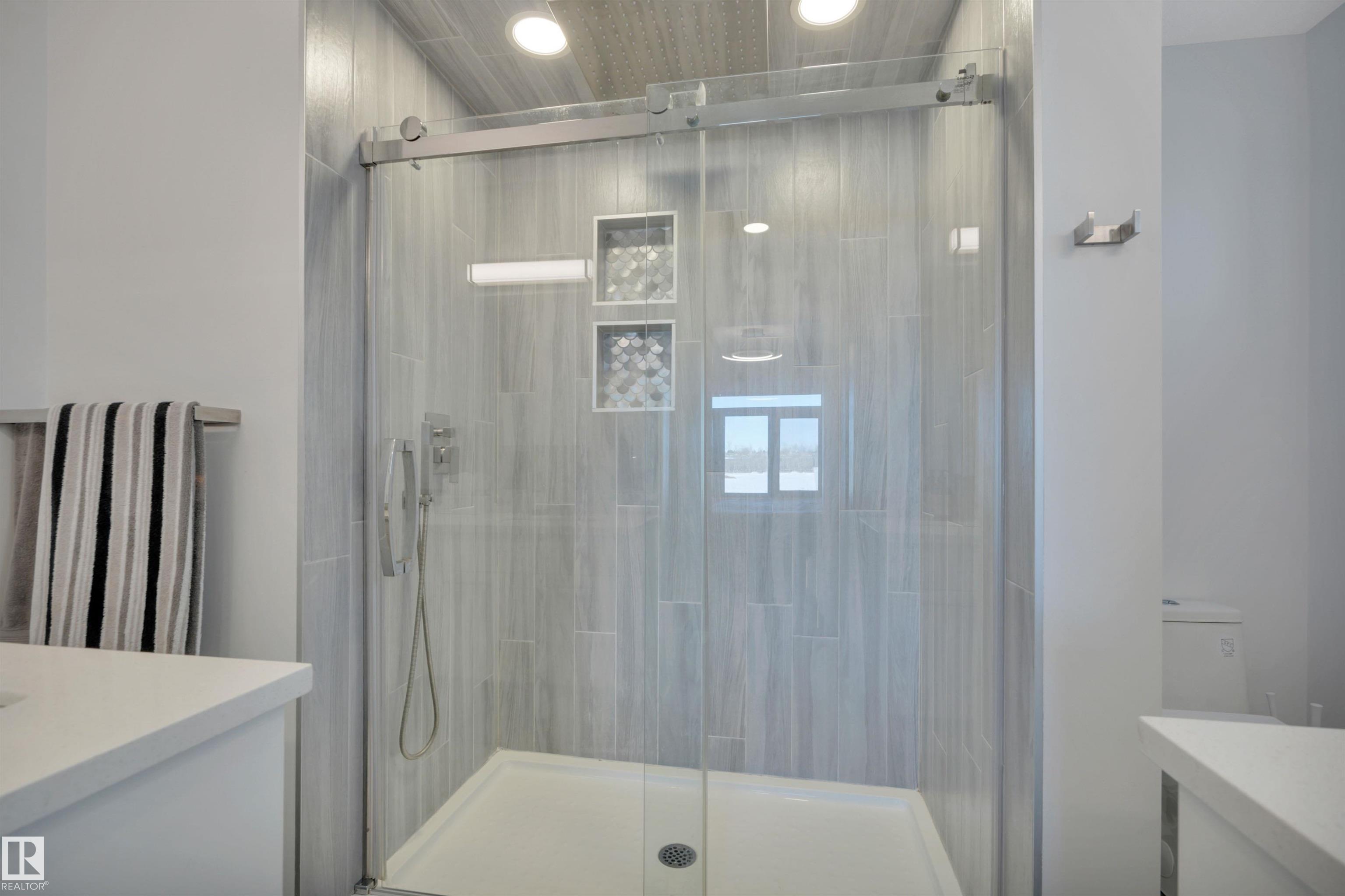 Photo 29 at 11 Brunswyck Crescent, Fenwyck, Spruce Grove