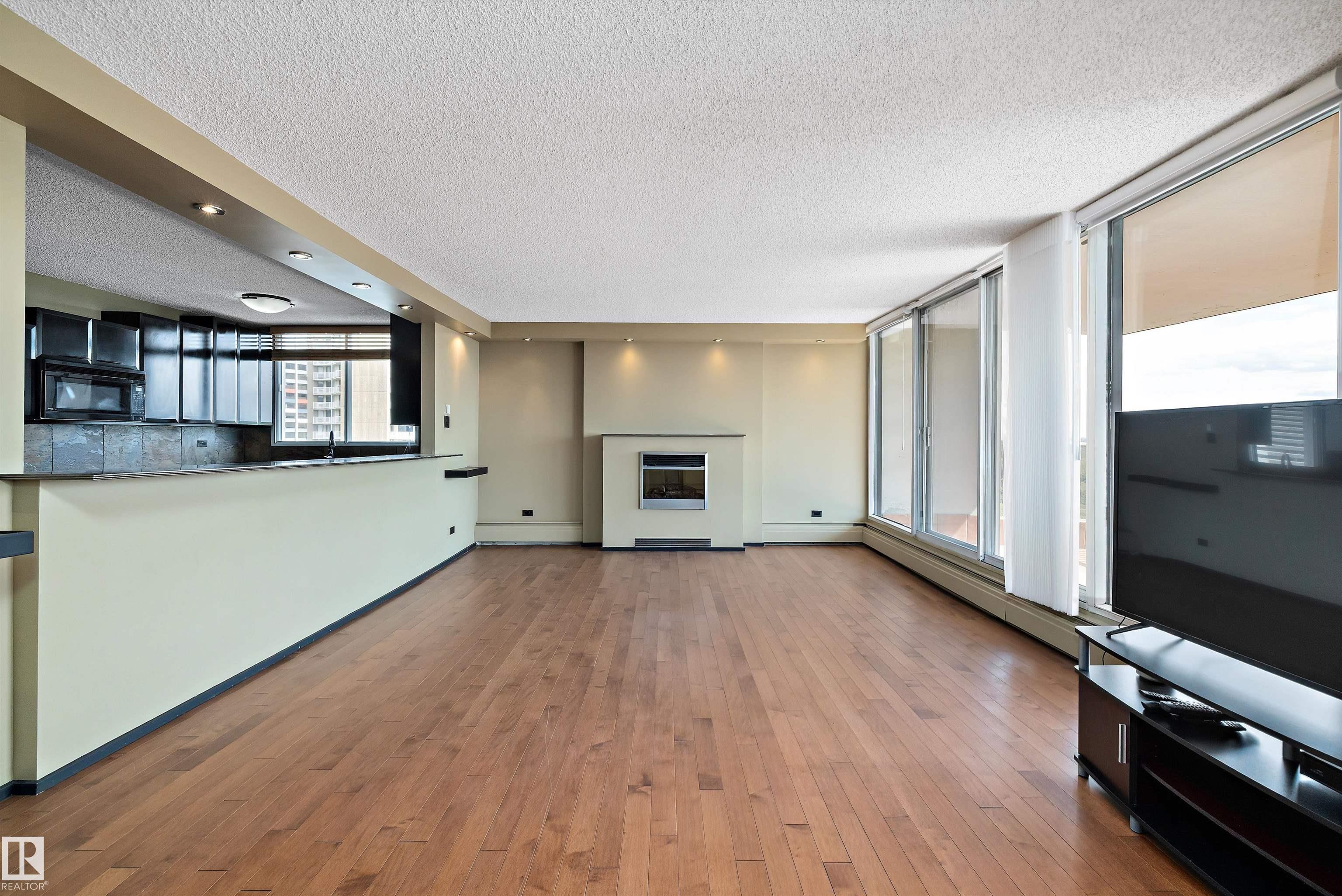 Photo 10 at 1101 - 9923 103 Street NW, Downtown, Edmonton