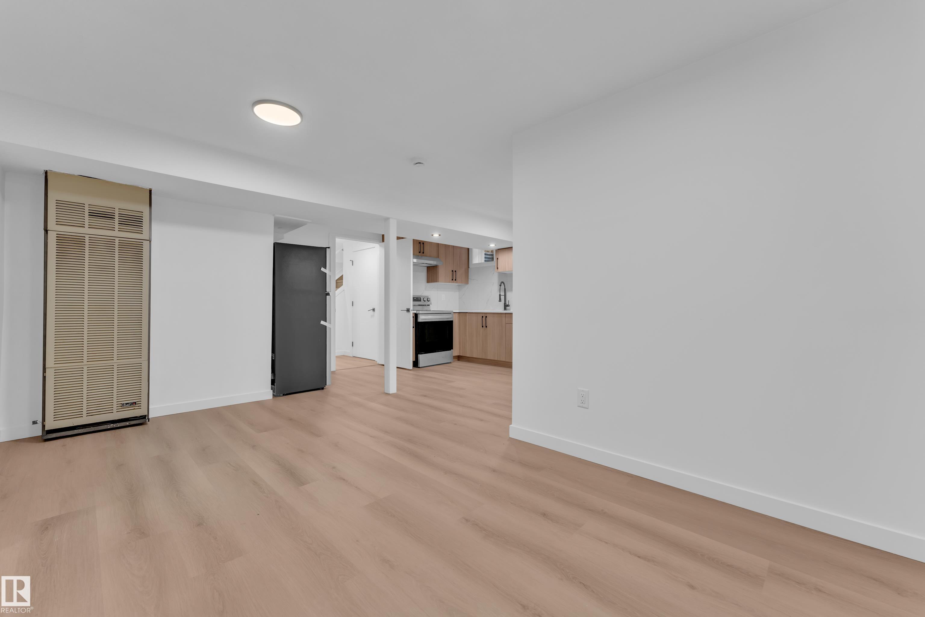 Photo 30 at 1755 37 Street NW, Daly Grove, Edmonton