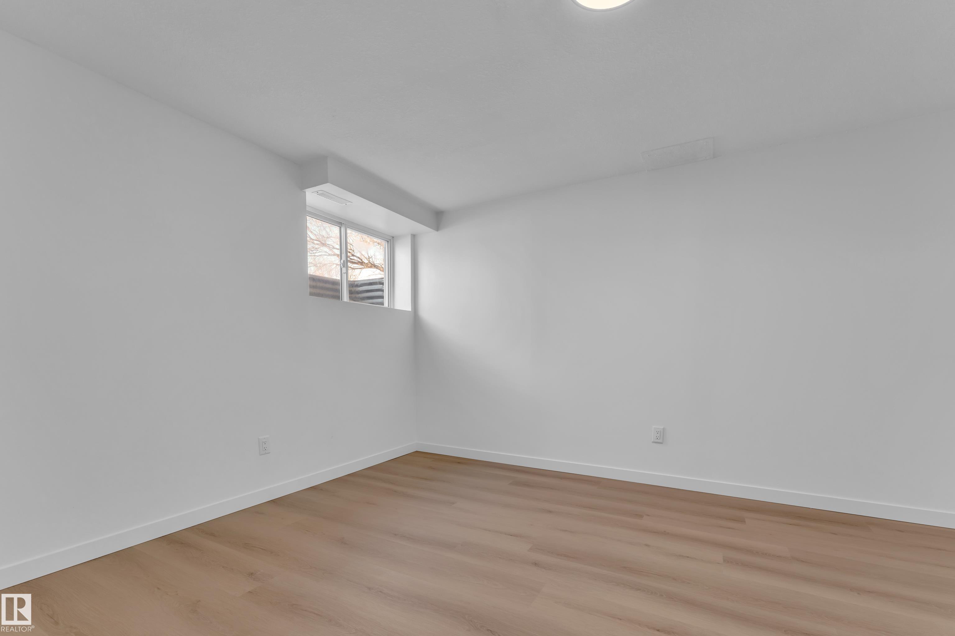 Photo 32 at 1755 37 Street NW, Daly Grove, Edmonton