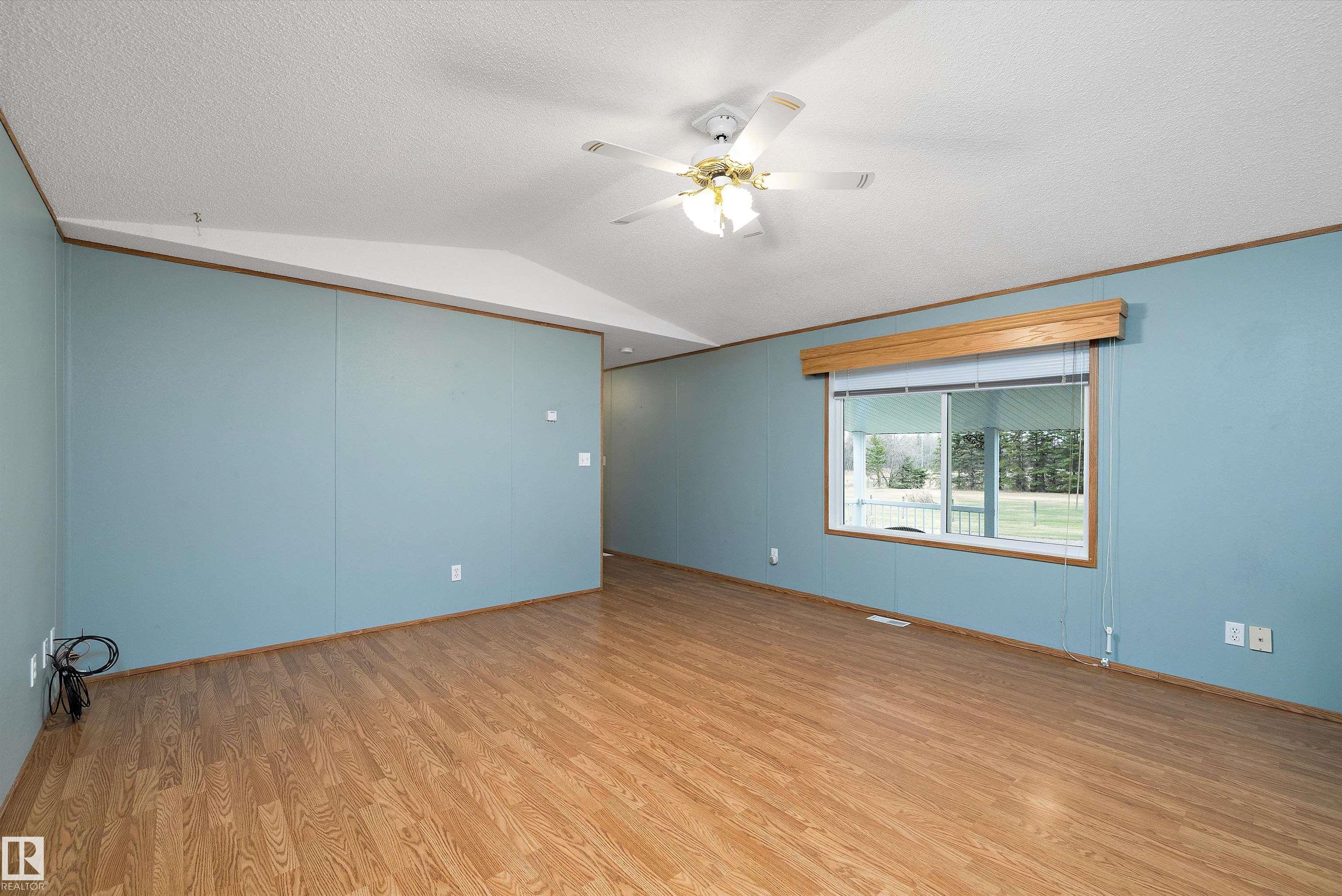 Photo 7 at 55516 Rge Road 250, None, Rural Sturgeon County