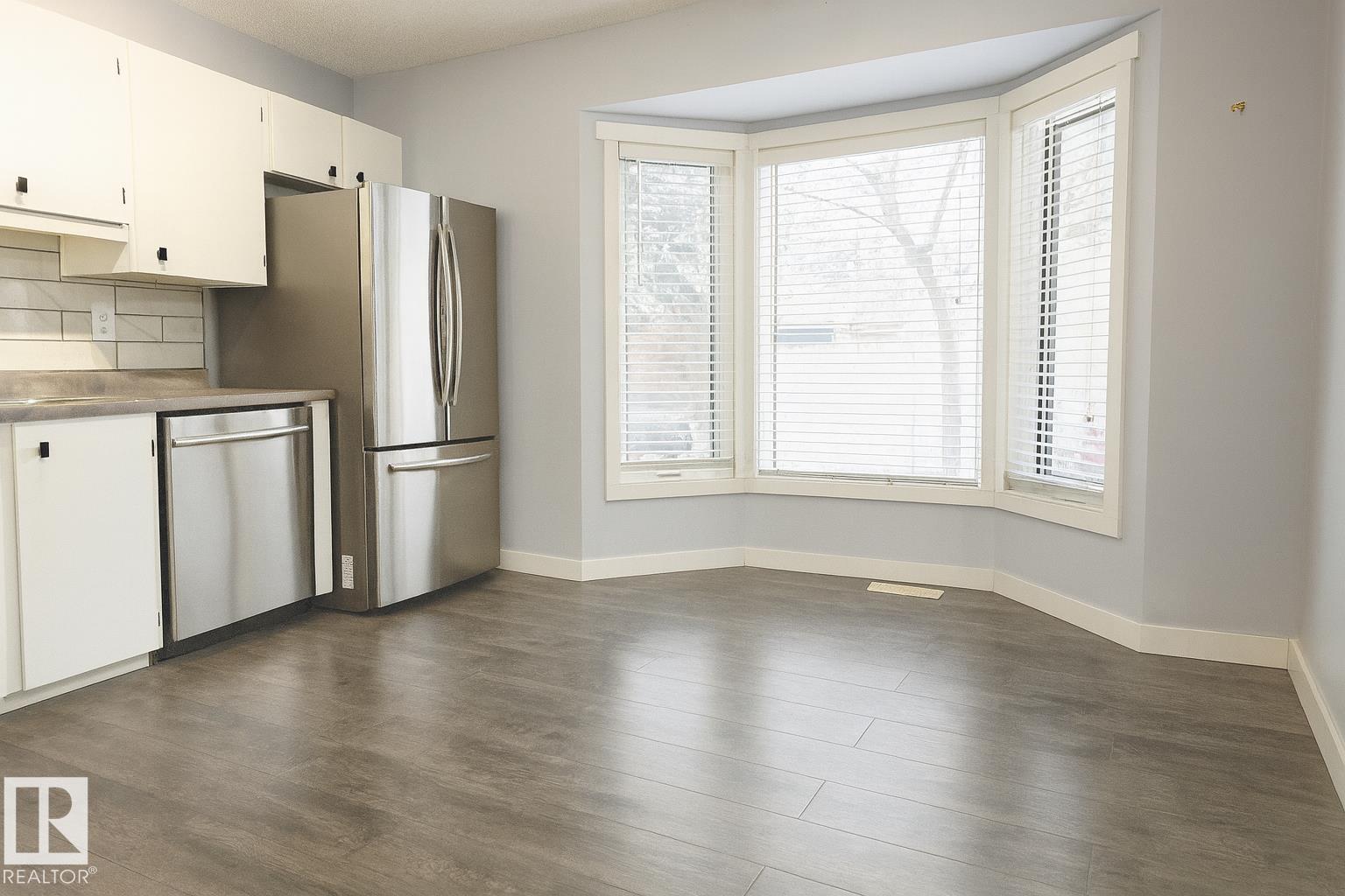 Photo 9 at 2 - 10205 158 Avenue NW, Beaumaris, Edmonton