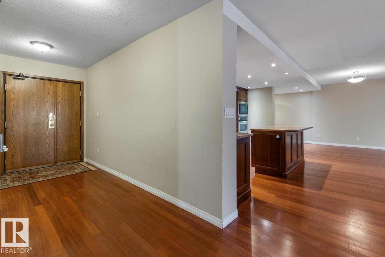 Photo 12 at 11503 100 Avenue NW, Wîhkwêntôwin, Edmonton