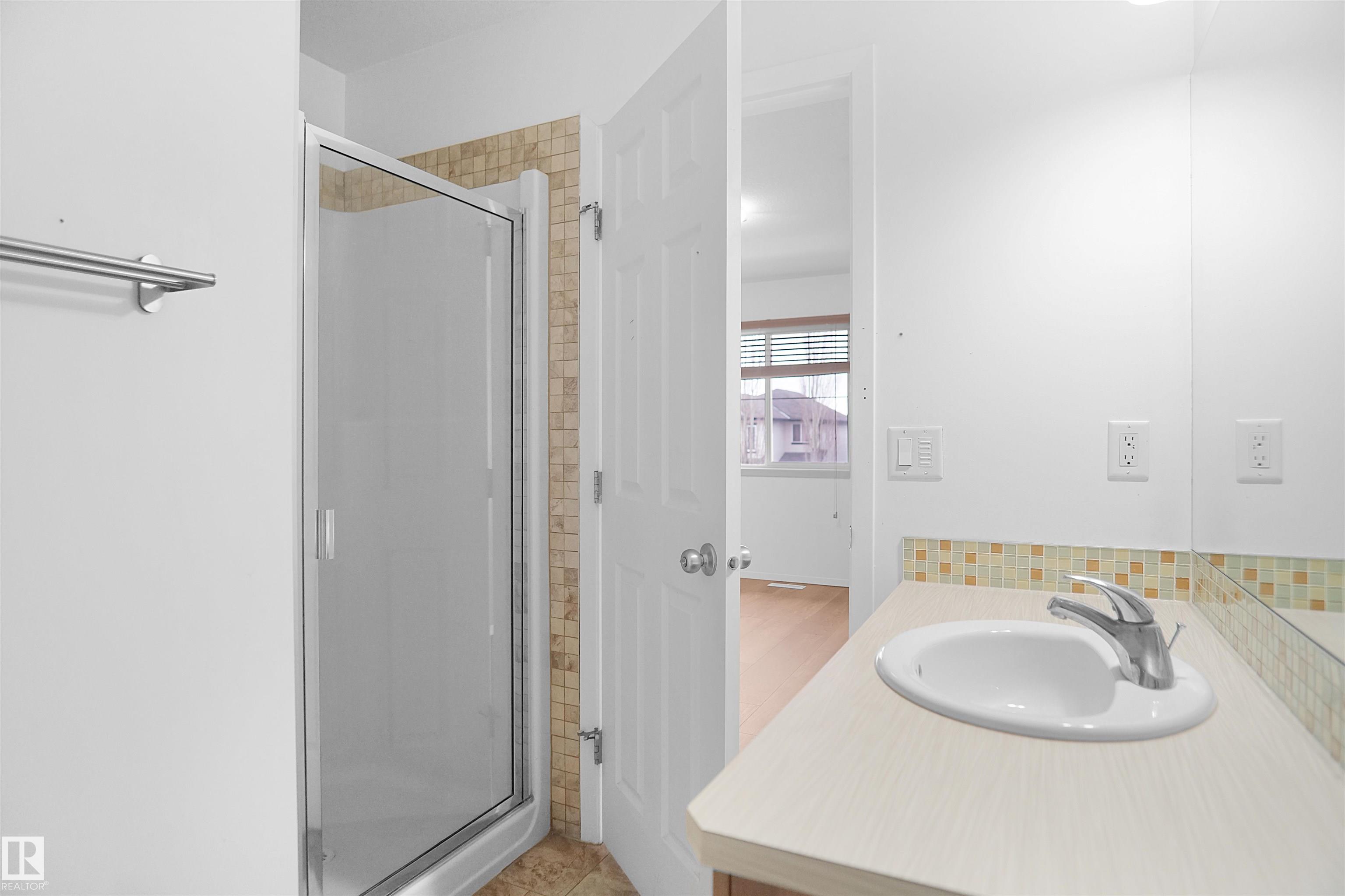 https://zimg.paragon.ice.com/ParagonImages/Property/PM/RAE/225390809/26/0/0/8070a1f601f79e10e5e07d6eadf1e8b1/1/06c611530cff04ae3567932bc52240be/225390809-da0cc935-ea68-4f77-a3e6-33de9f654f77.JPG
