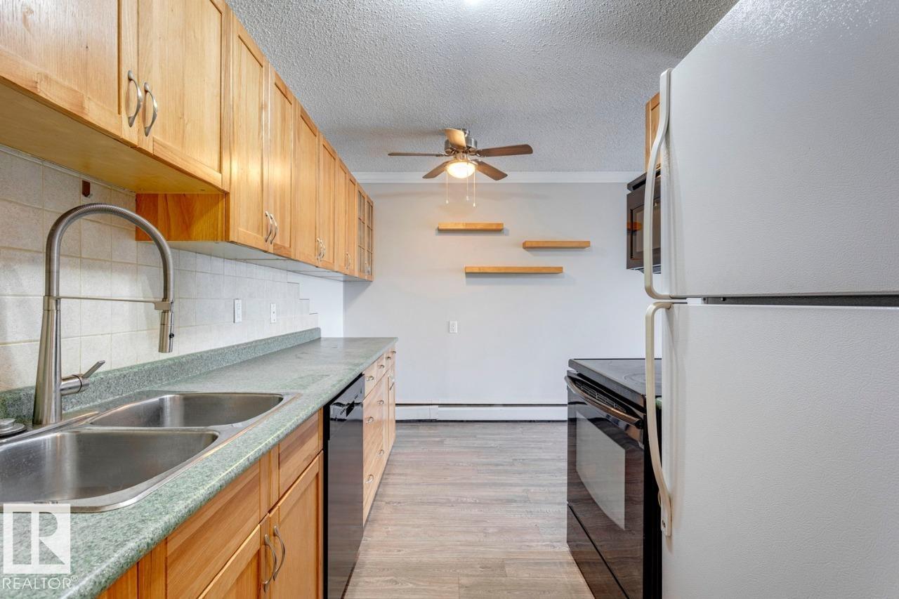 Photo 11 at 402 - 10330 113 Street NW, Wîhkwêntôwin, Edmonton