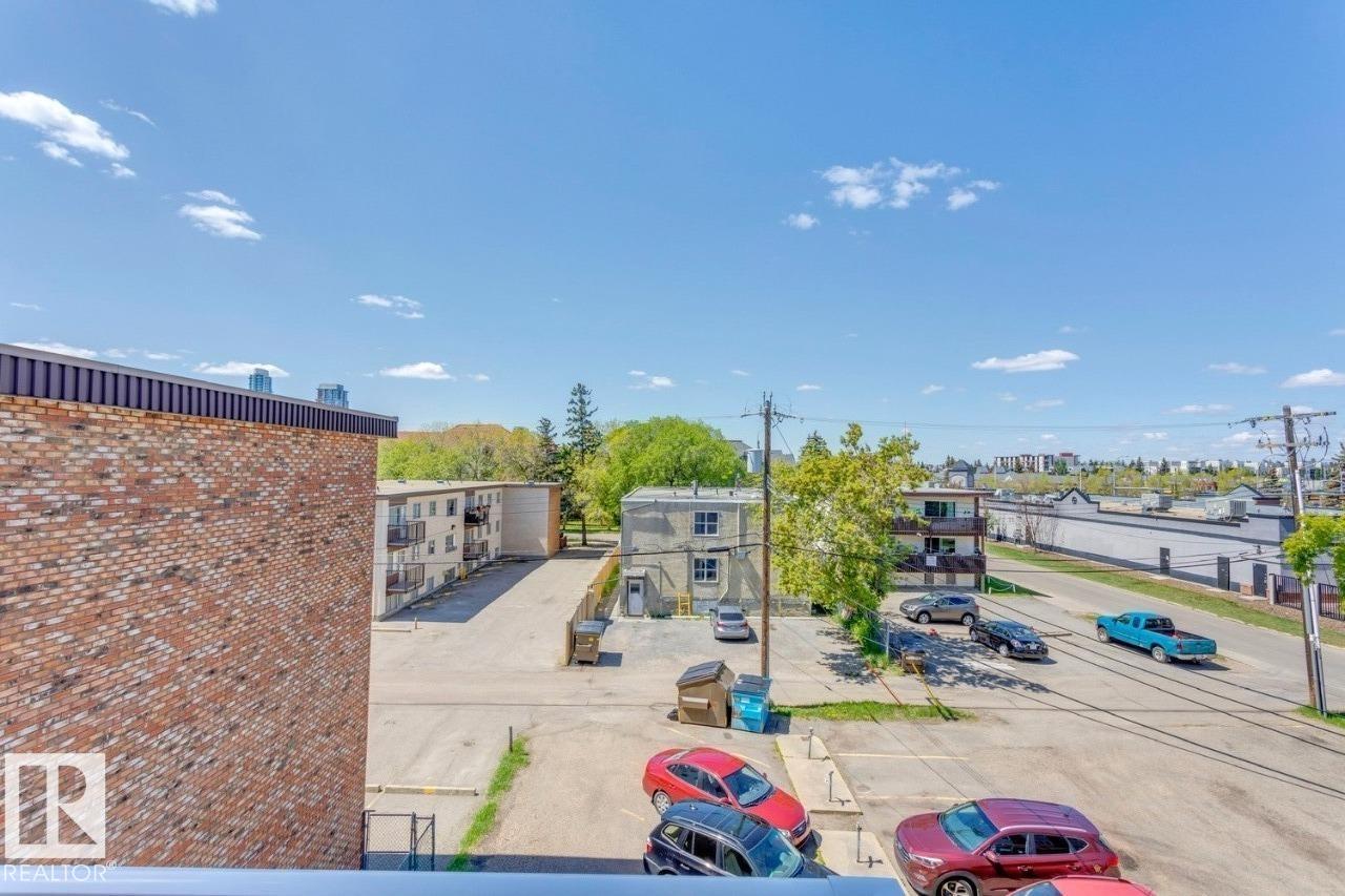 Photo 19 at 402 - 10330 113 Street NW, Wîhkwêntôwin, Edmonton