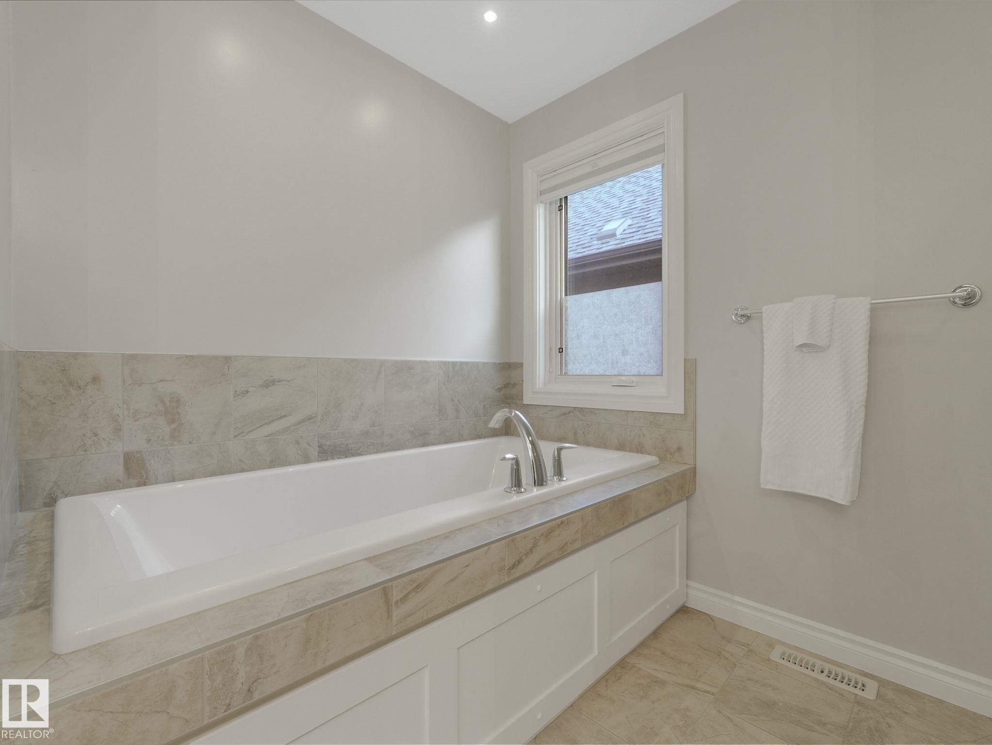 Photo 44 at 5774 Keeping Crescent SW, Keswick, Edmonton