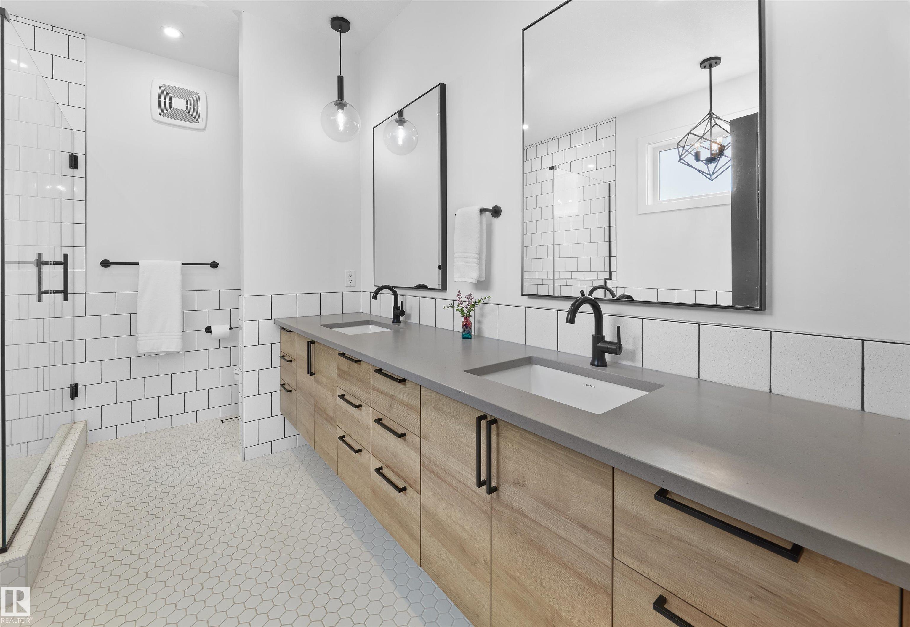 Photo 22 at 10992 128 Street NW, Westmount, Edmonton