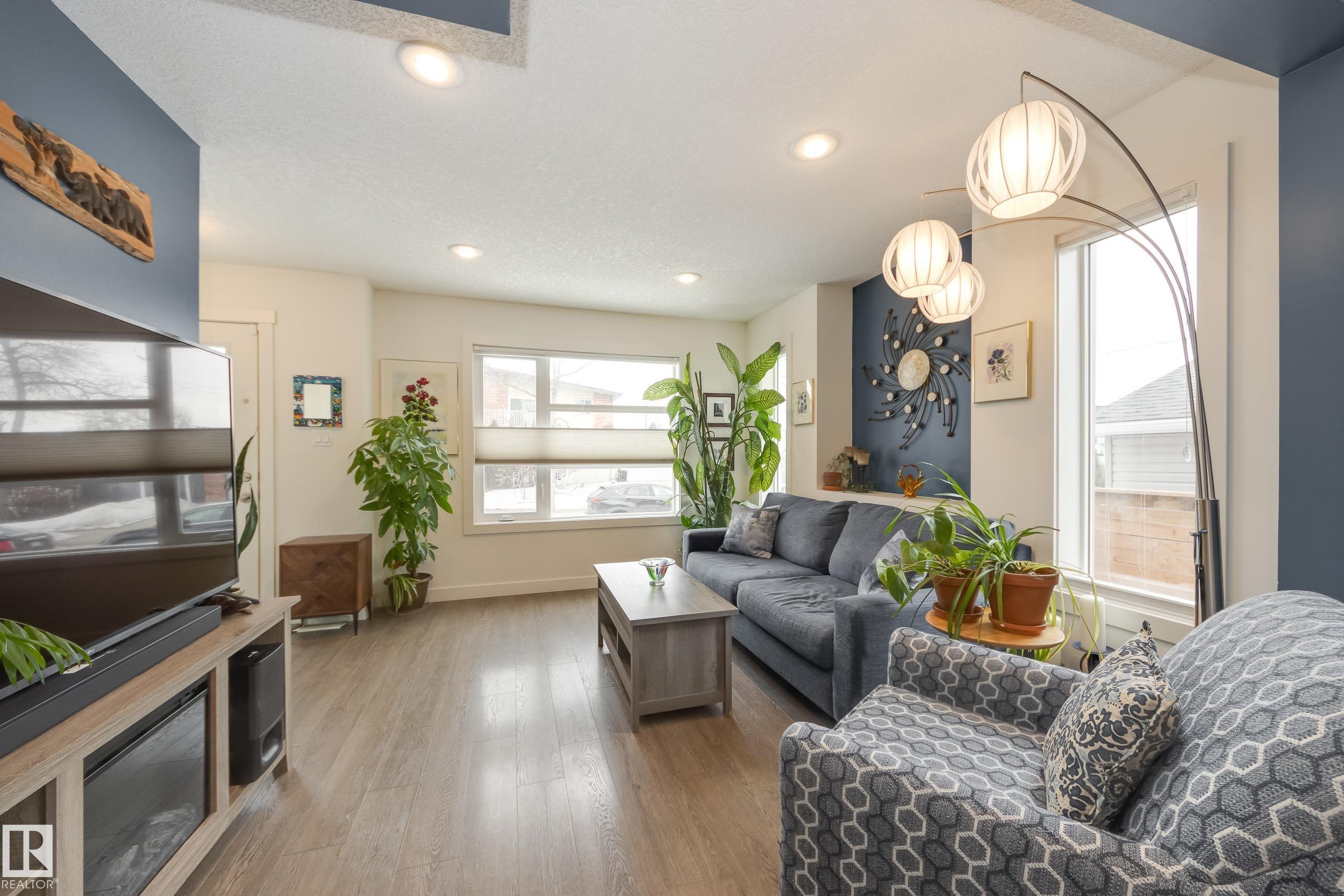 Photo 10 at 12421 115 Avenue NW, Inglewood, Edmonton