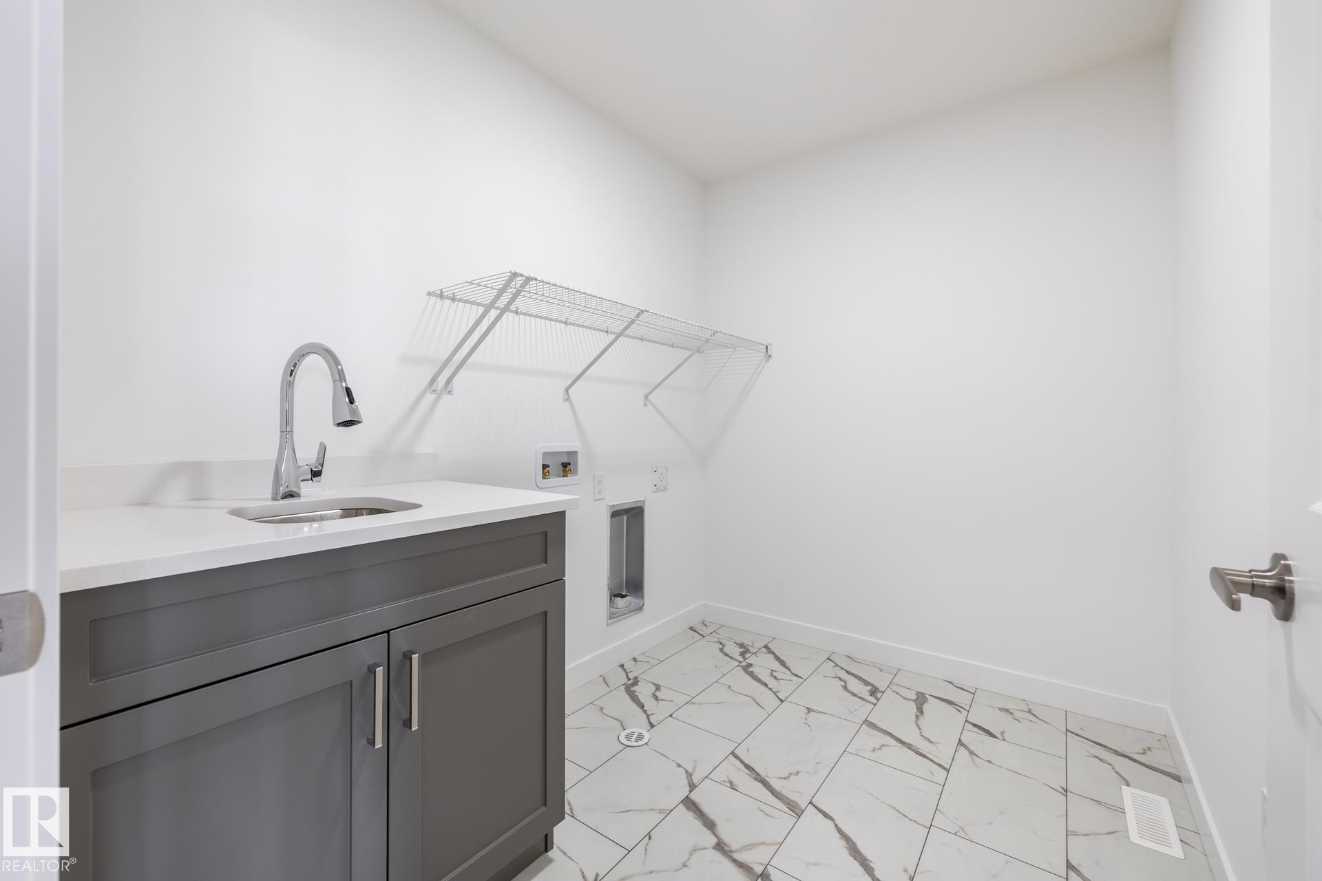 https://zimg.paragon.ice.com/ParagonImages/Property/PM/RAE/225390841/16/0/0/4c244e75f540a09dd2f9f27add498608/1/3a149c9a2708cc33c976fcef107c5452/225390841-2fe614d3-7ef4-4ce2-81f2-a742e4656482.JPG