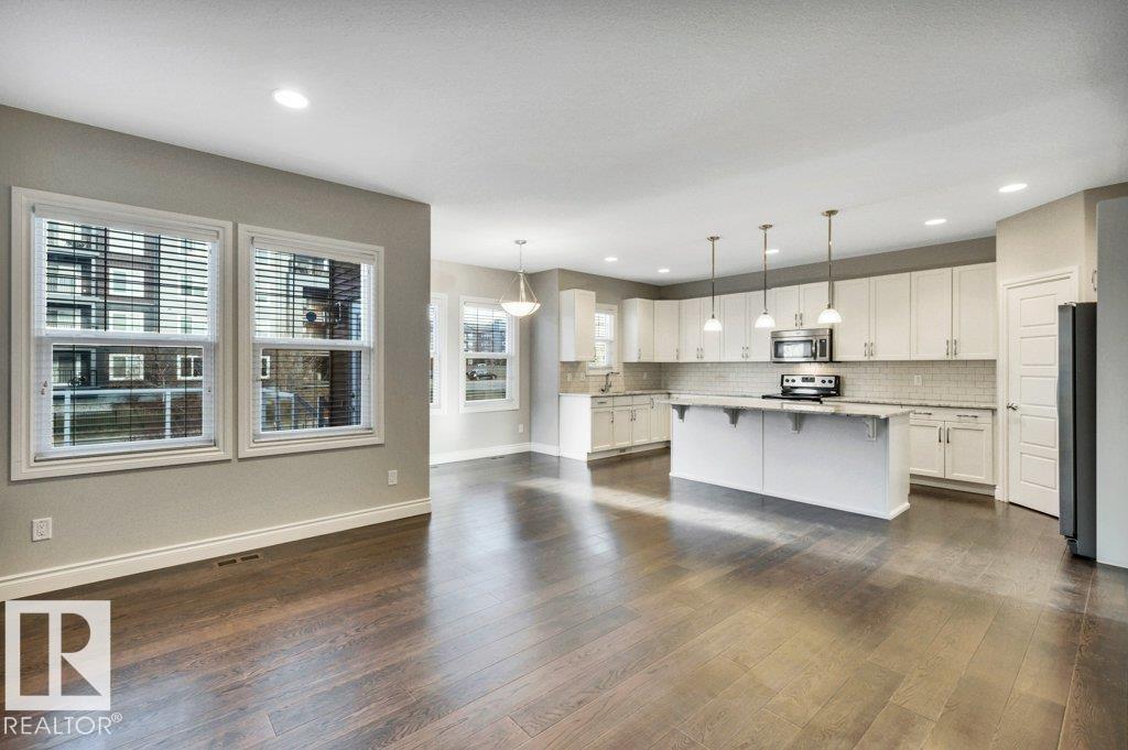 Photo 15 at 728 43 Avenue NW, Maple Crest, Edmonton