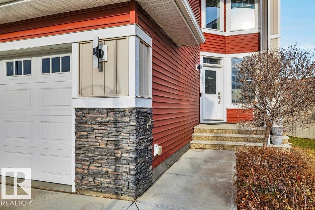 Photo 4 at 728 43 Avenue NW, Maple Crest, Edmonton