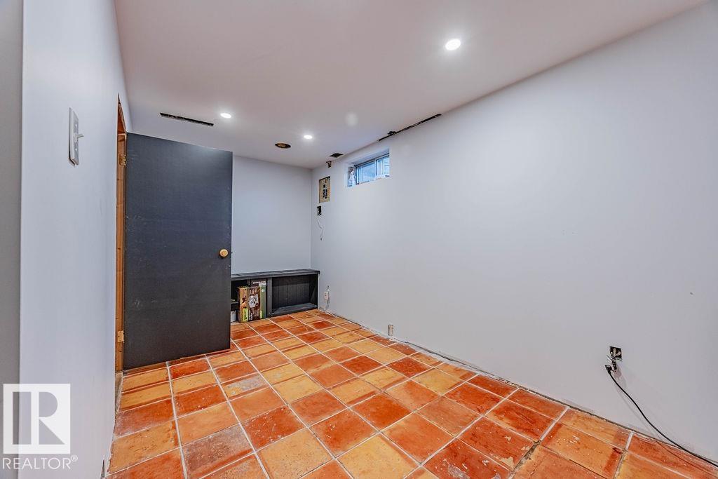 Photo 26 at 8005 27 Avenue NW, Meyonohk, Edmonton