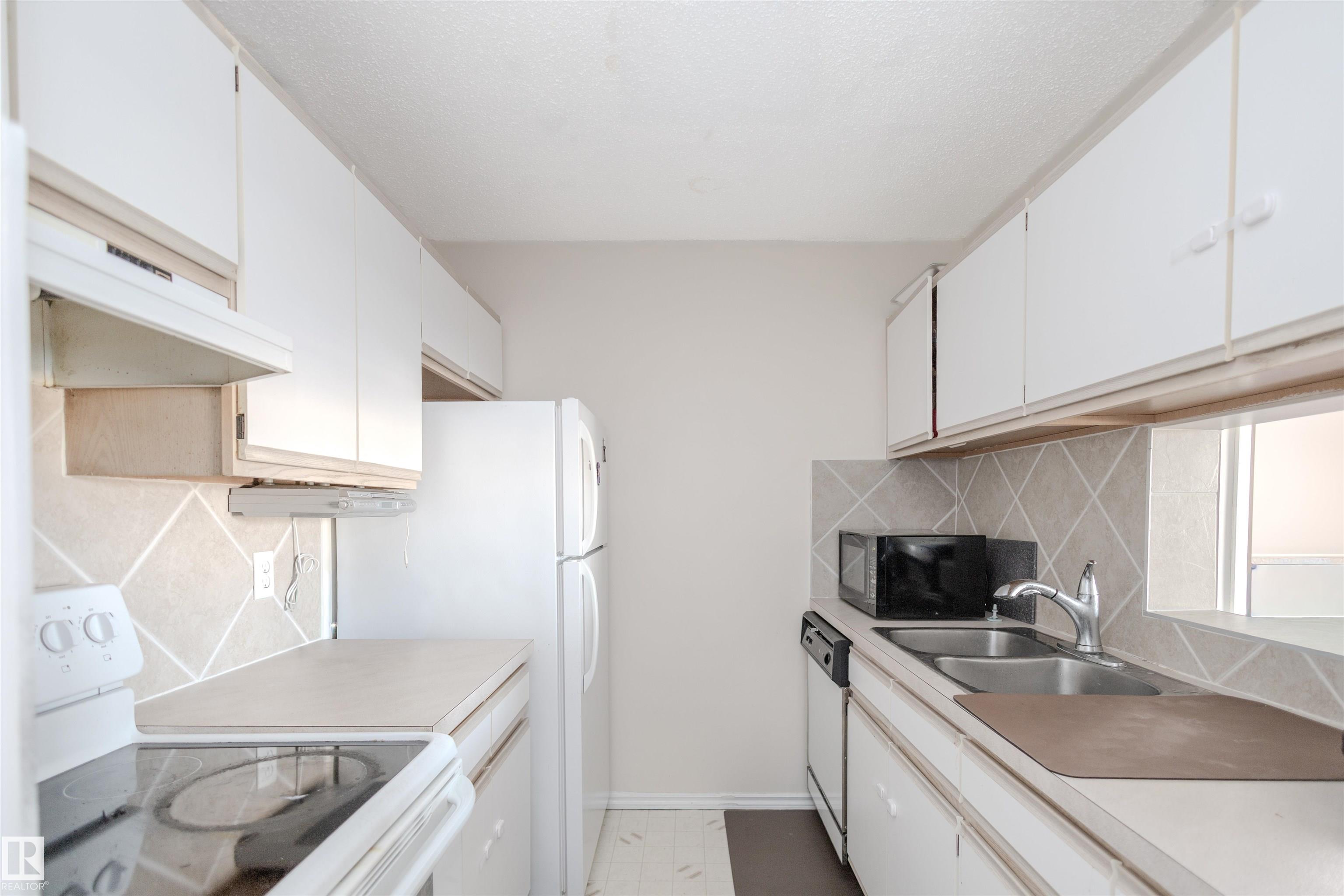 Photo 5 at 305 - 5005 31 Avenue NW, Tawa, Edmonton